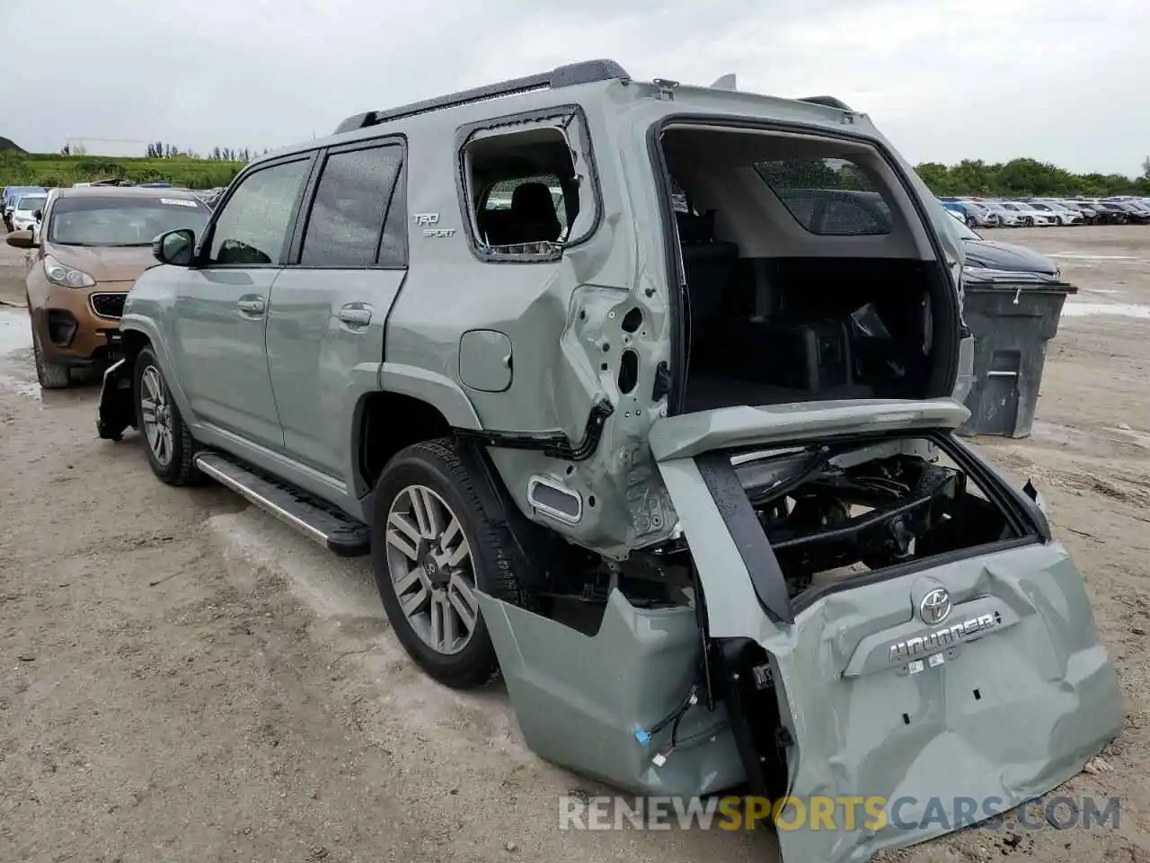 3 Photograph of a damaged car JTEAU5JR1N5274610 TOYOTA 4RUNNER 2022