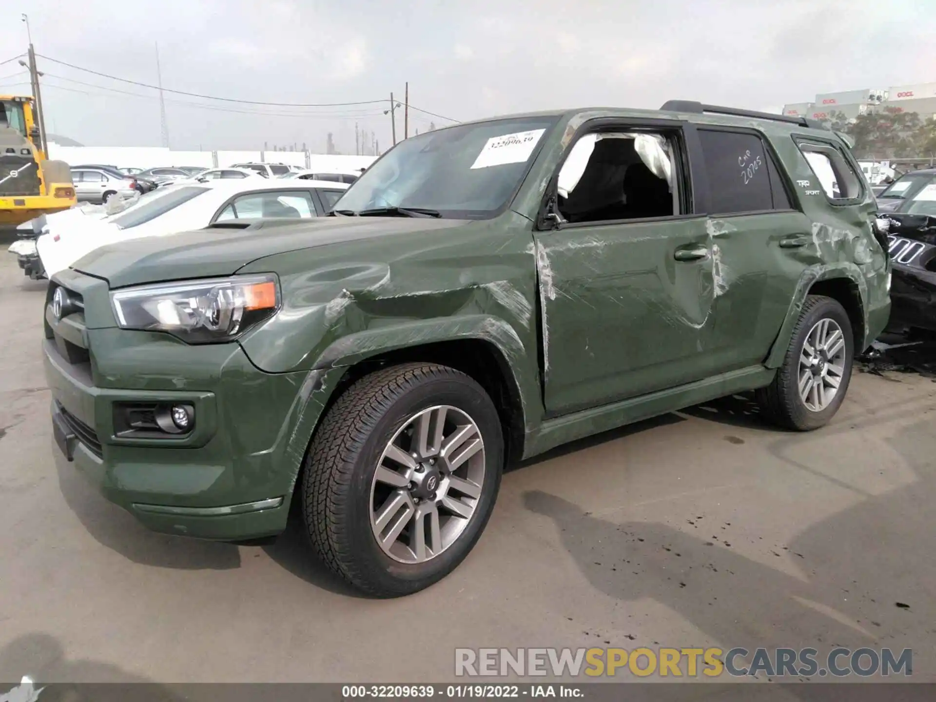 2 Photograph of a damaged car JTEAU5JR2N5260022 TOYOTA 4RUNNER 2022