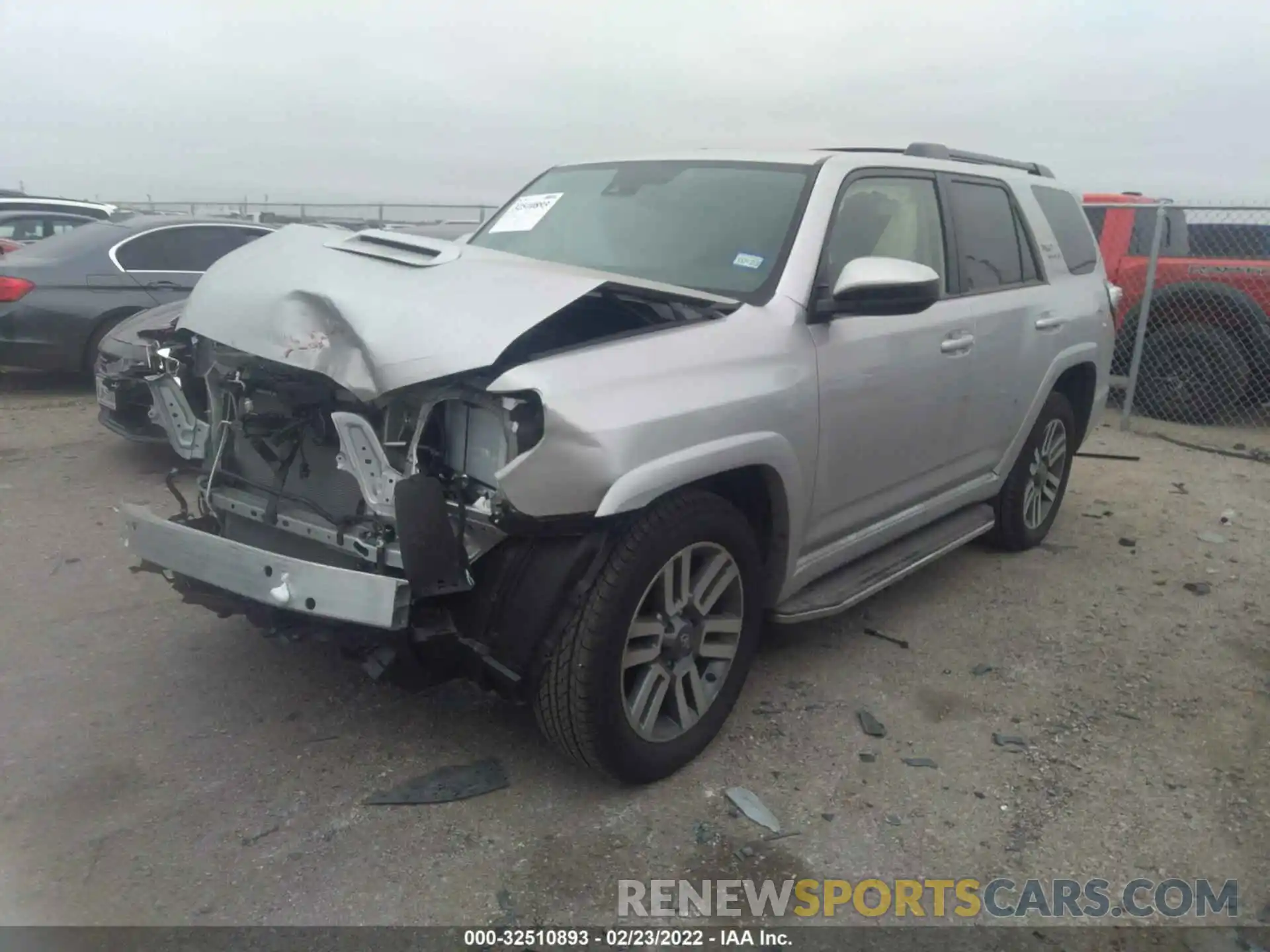 2 Photograph of a damaged car JTEAU5JR4N5254089 TOYOTA 4RUNNER 2022