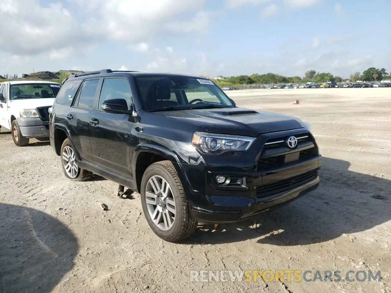 1 Photograph of a damaged car JTEAU5JR5N5252951 TOYOTA 4RUNNER 2022