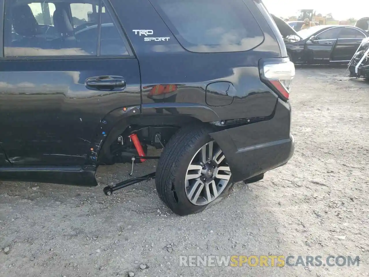 9 Photograph of a damaged car JTEAU5JR5N5252951 TOYOTA 4RUNNER 2022