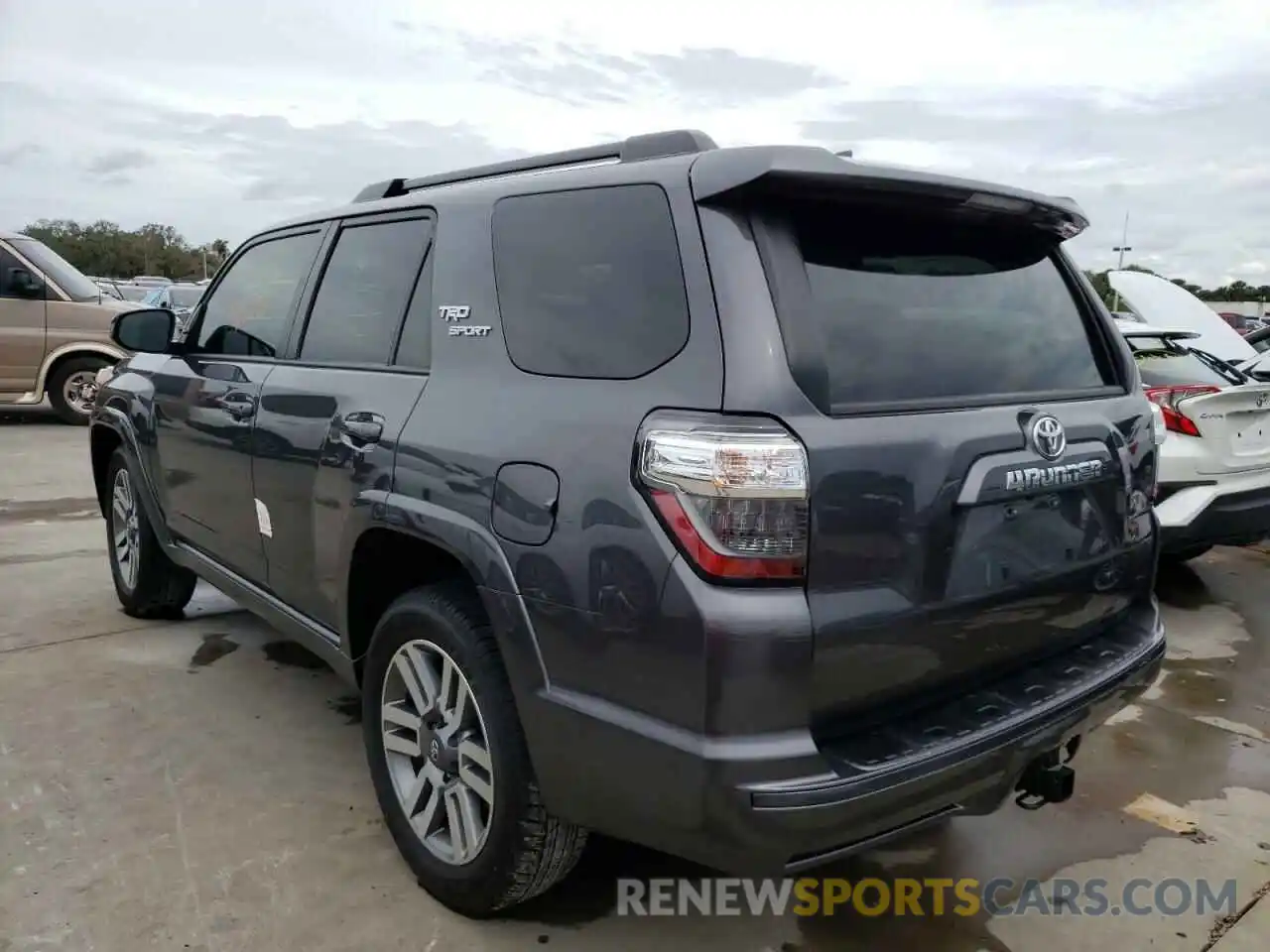 3 Photograph of a damaged car JTEAU5JR7N5262946 TOYOTA 4RUNNER 2022