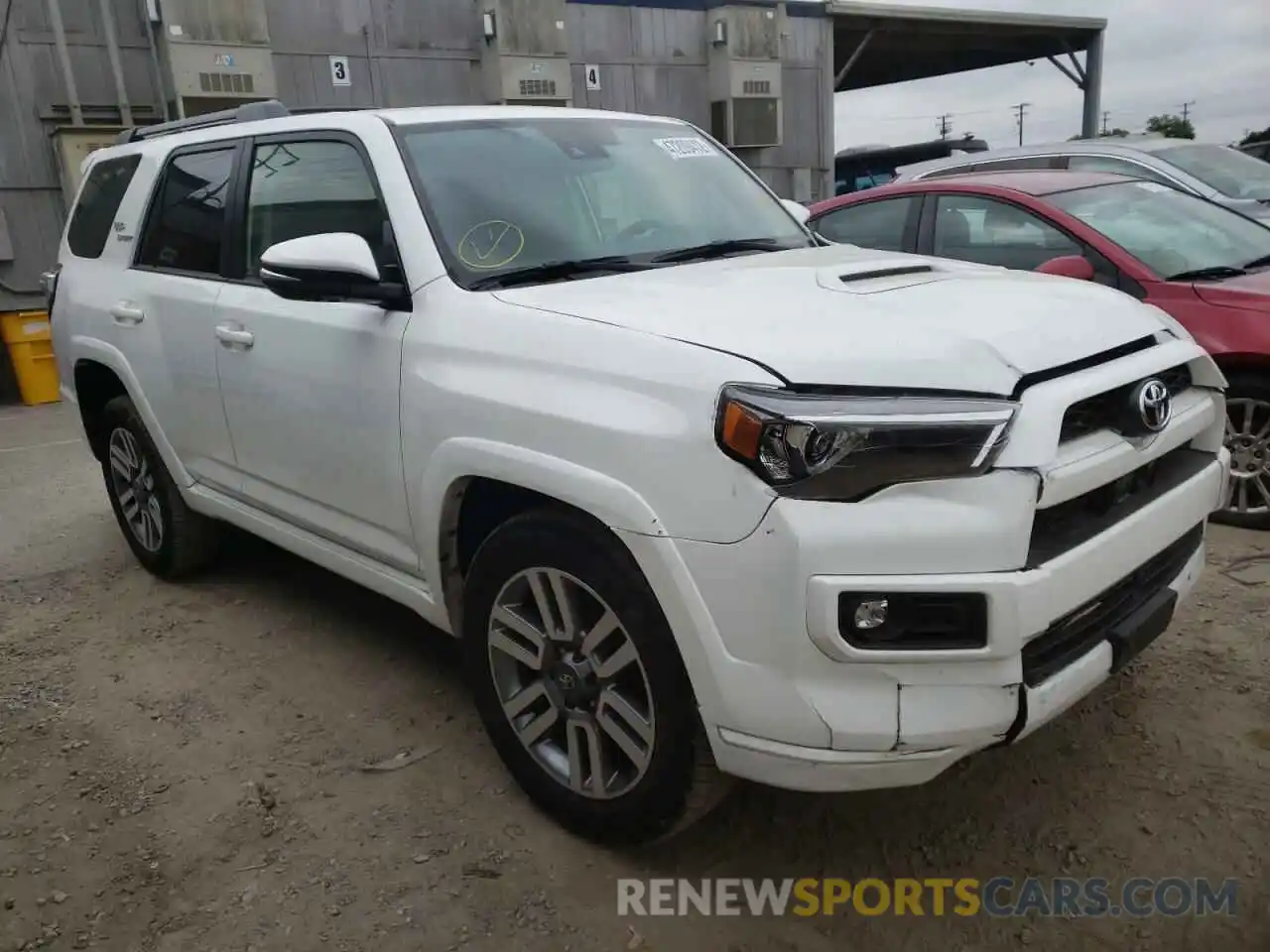 1 Photograph of a damaged car JTEAU5JR9N5258123 TOYOTA 4RUNNER 2022