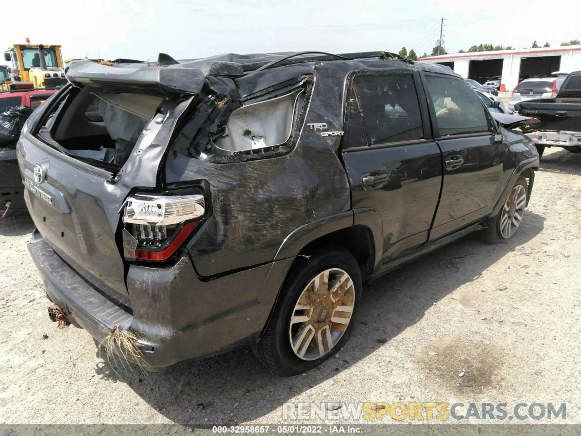 4 Фотография поврежденного автомобиля JTEAU5JRXN5263413 TOYOTA 4RUNNER 2022