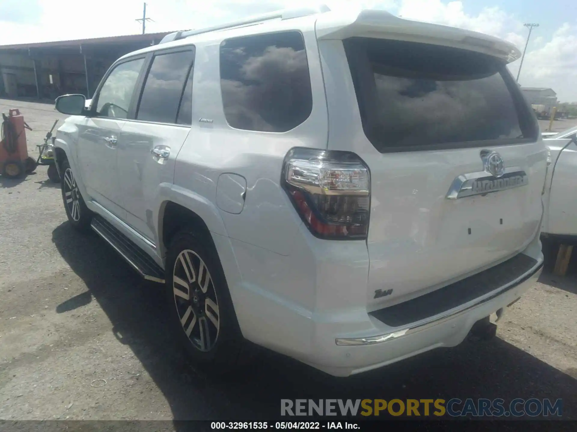 3 Photograph of a damaged car JTEDU5JR1N5258548 TOYOTA 4RUNNER 2022