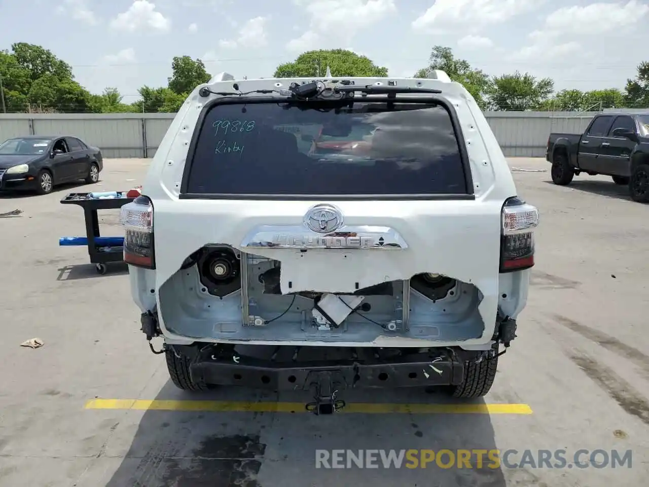 9 Photograph of a damaged car JTEDU5JR6N5257332 TOYOTA 4RUNNER 2022