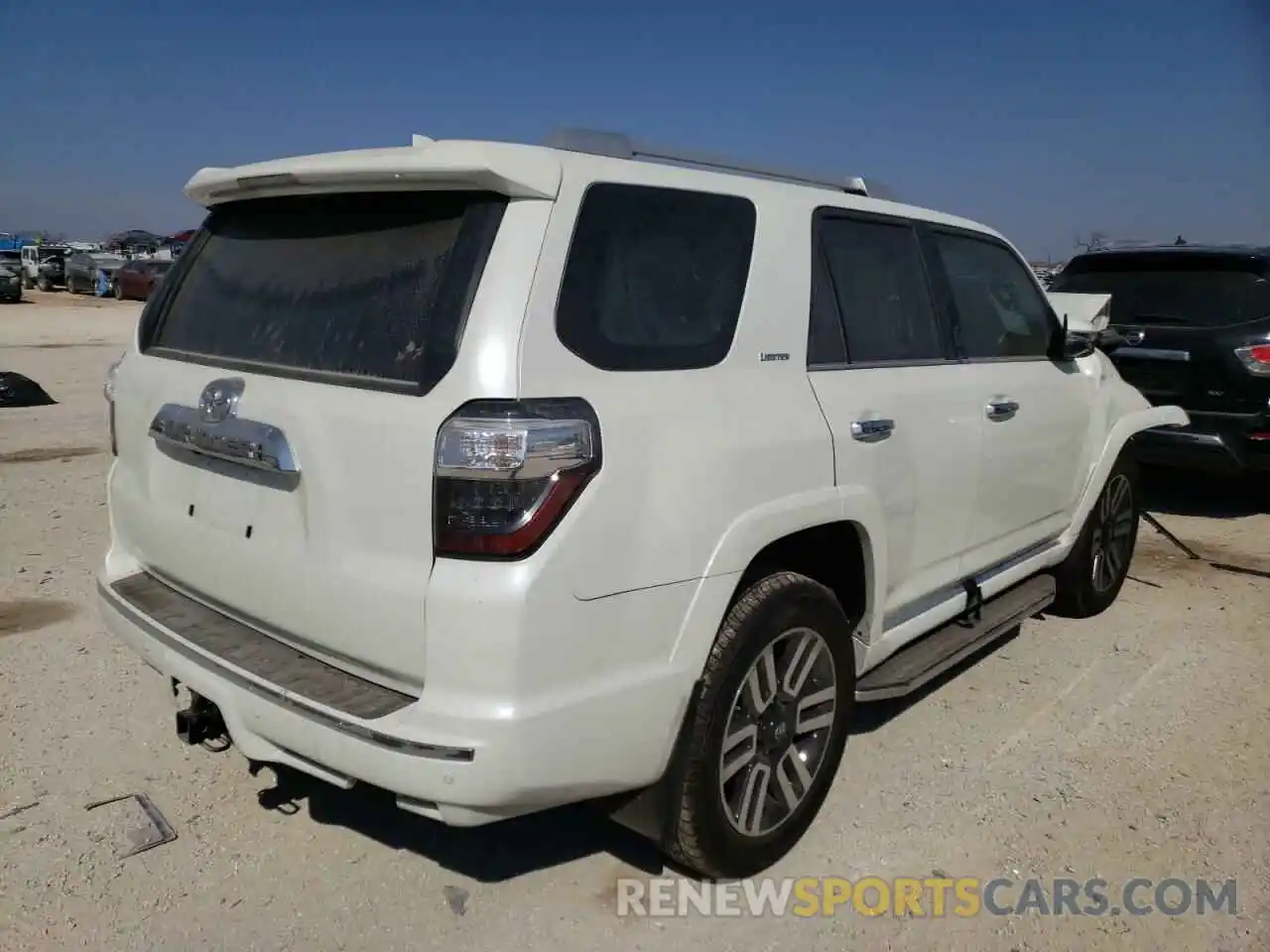 4 Photograph of a damaged car JTEDU5JR9N5257941 TOYOTA 4RUNNER 2022