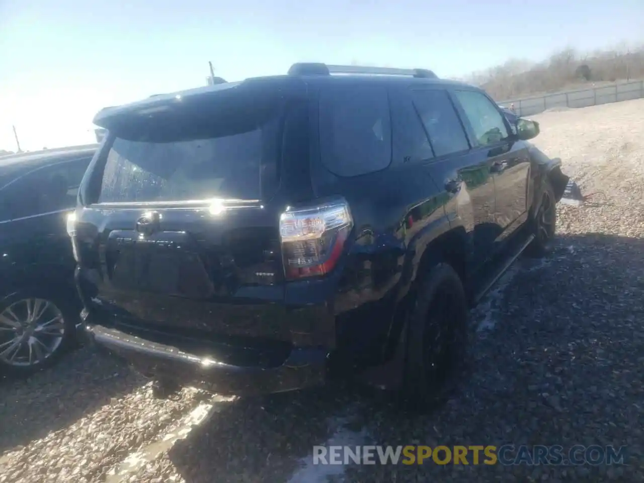 4 Photograph of a damaged car JTEEU5JR0N5254673 TOYOTA 4RUNNER 2022