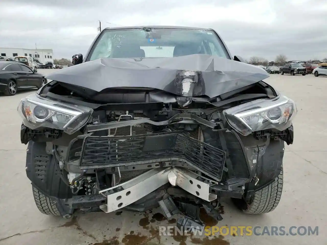 5 Photograph of a damaged car JTEEU5JR1N5276438 TOYOTA 4RUNNER 2022