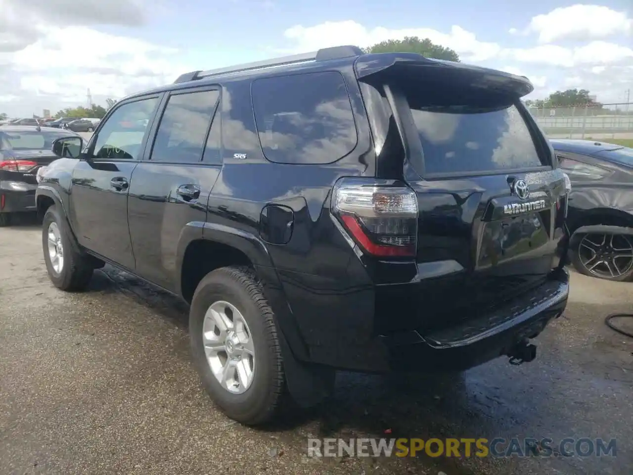 3 Photograph of a damaged car JTEEU5JR2N5263343 TOYOTA 4RUNNER 2022