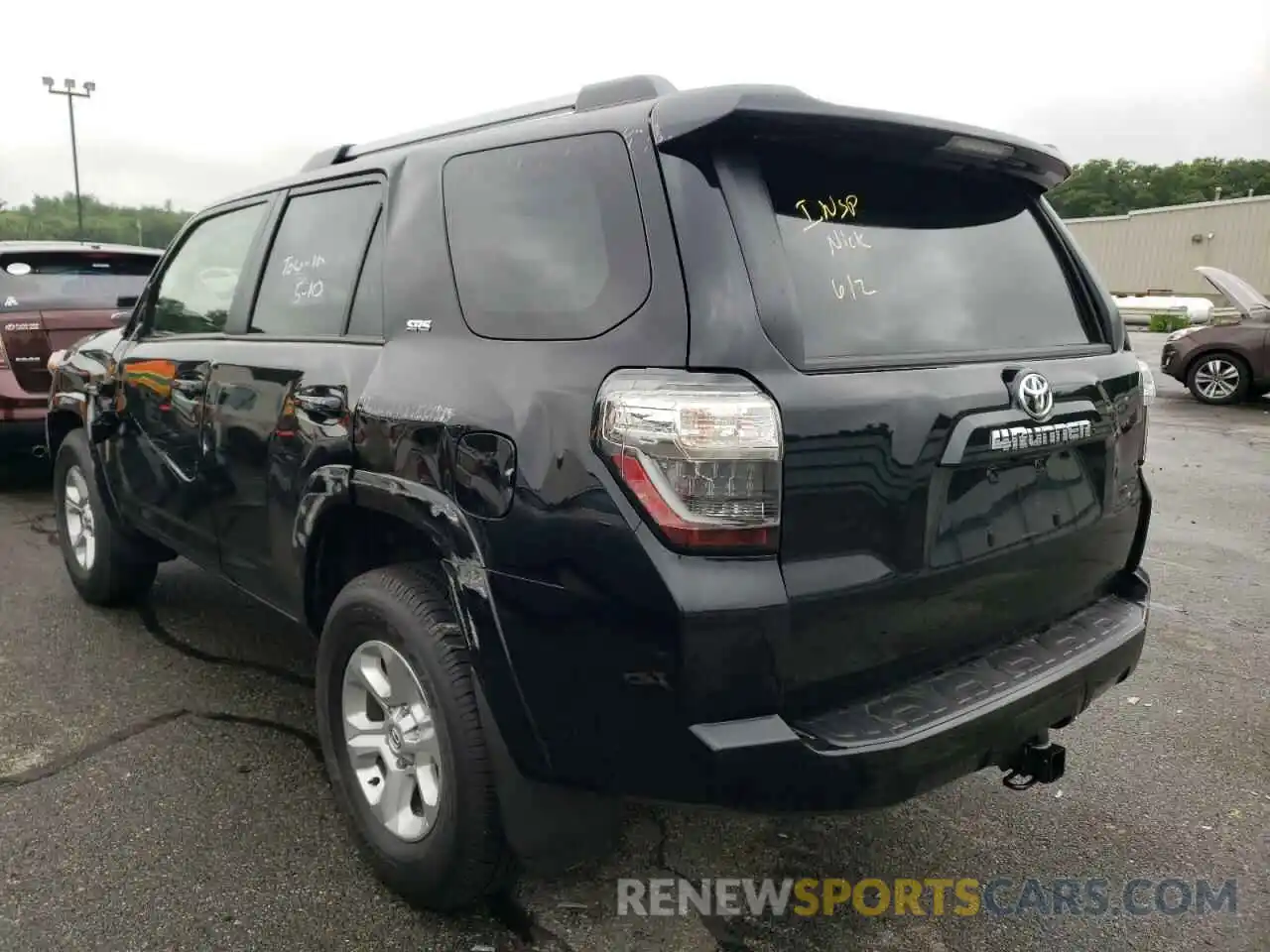 3 Photograph of a damaged car JTEEU5JR2N5265612 TOYOTA 4RUNNER 2022