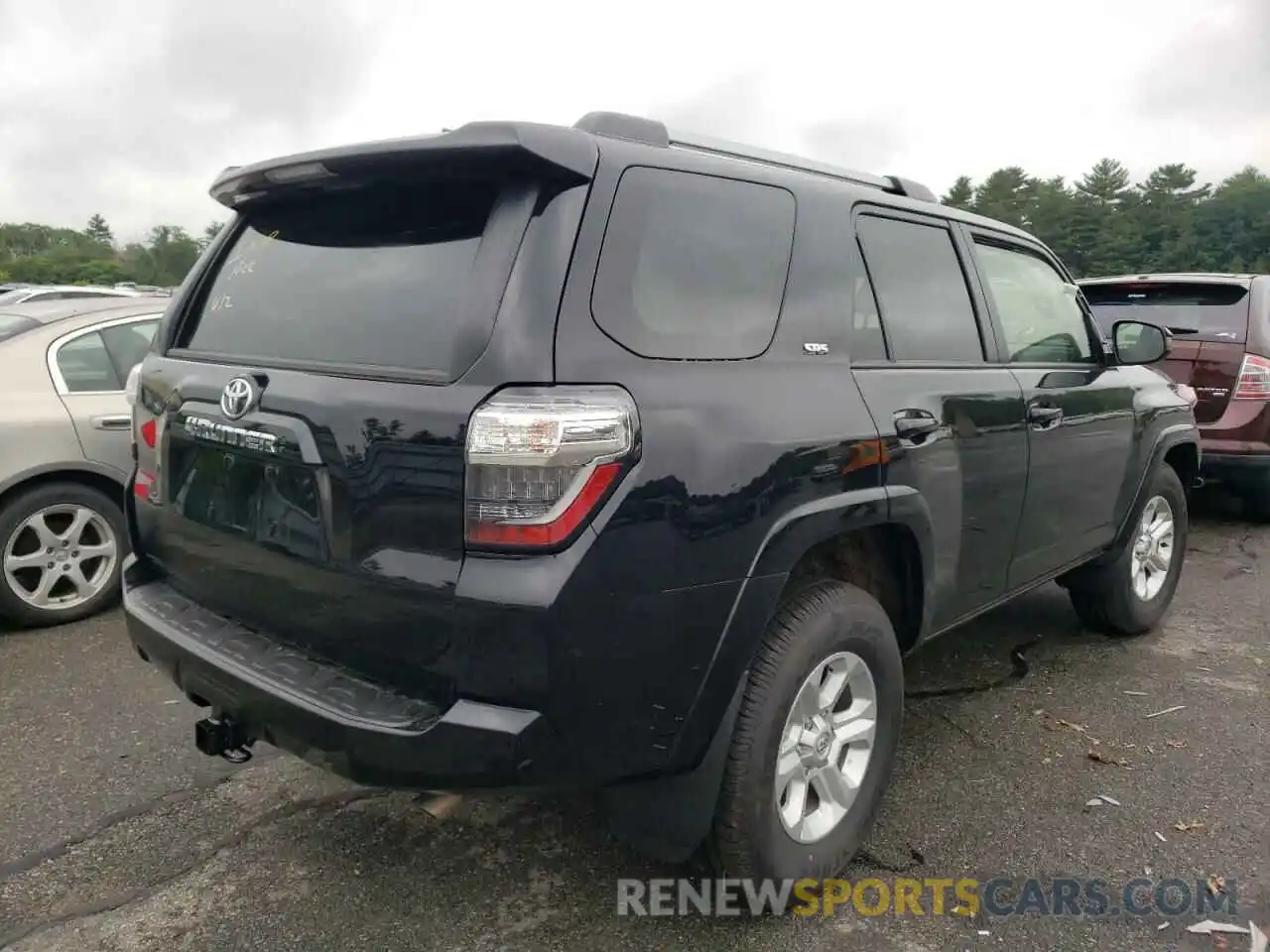 4 Photograph of a damaged car JTEEU5JR2N5265612 TOYOTA 4RUNNER 2022