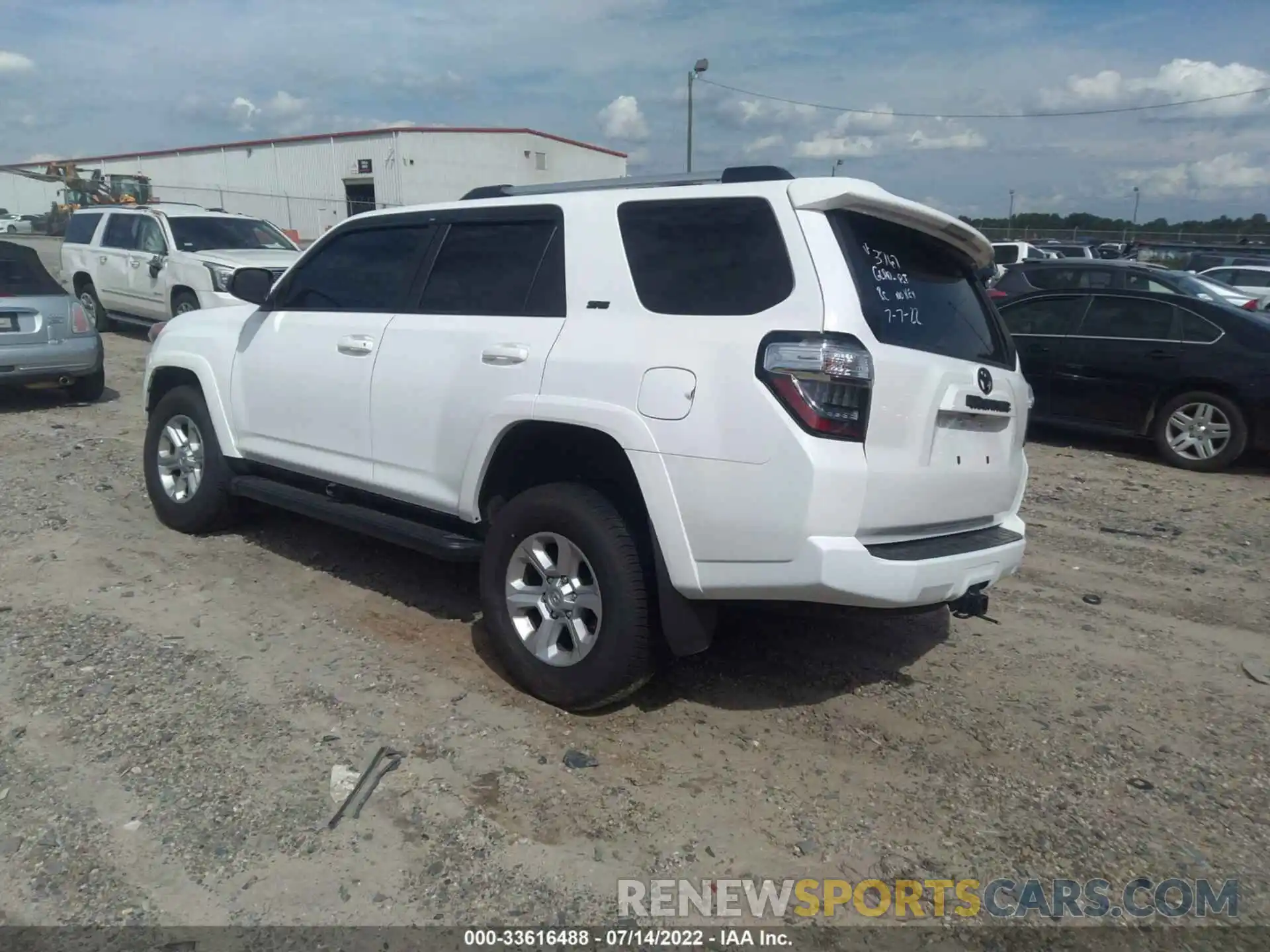 3 Photograph of a damaged car JTEEU5JR4N5253767 TOYOTA 4RUNNER 2022