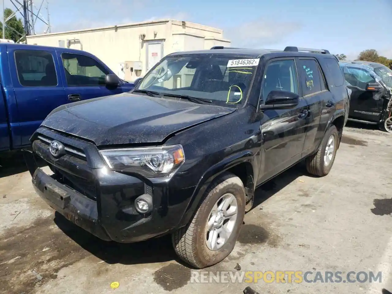 2 Photograph of a damaged car JTEEU5JR5N5252028 TOYOTA 4RUNNER 2022