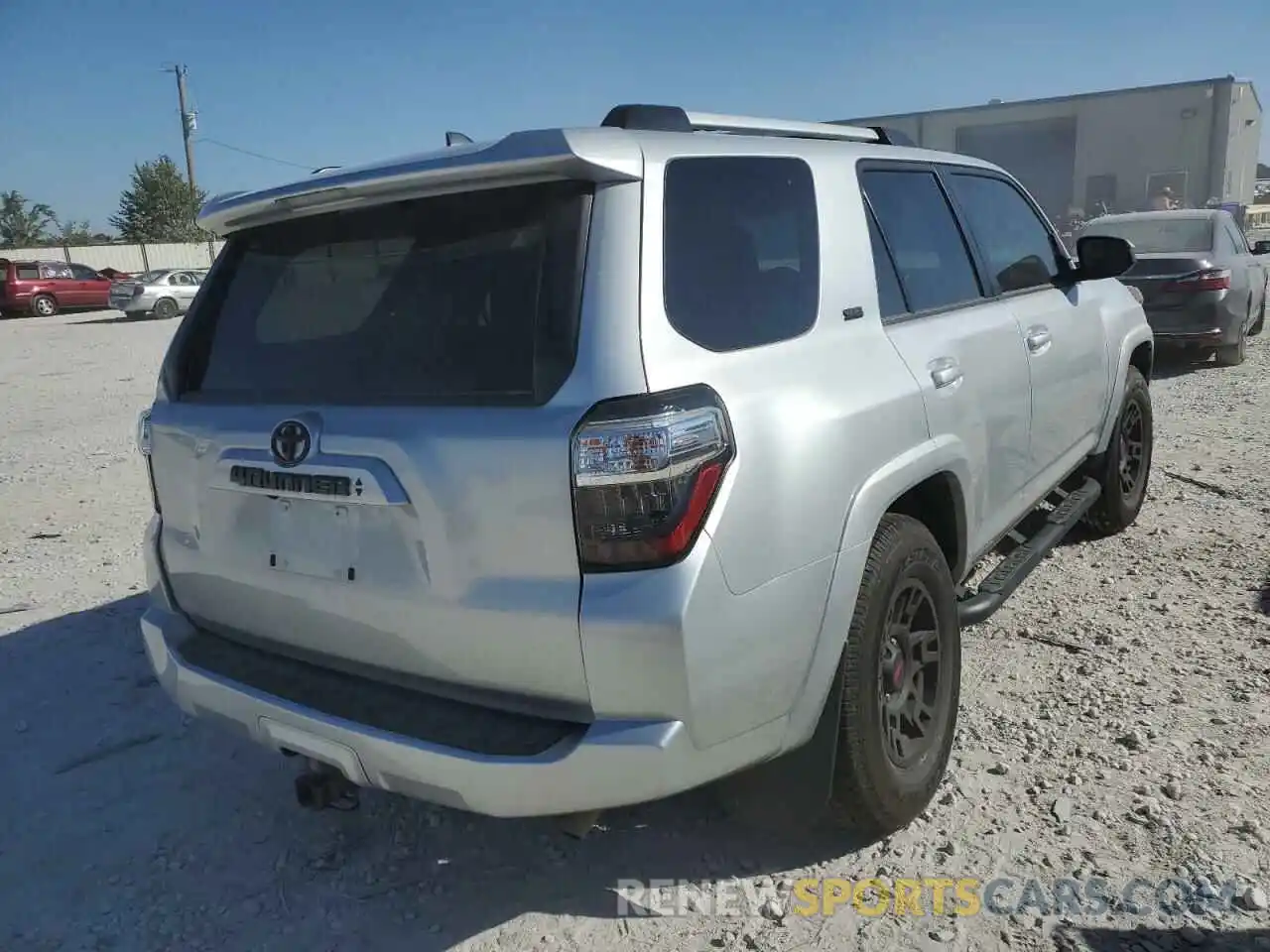 4 Photograph of a damaged car JTEEU5JR5N5261540 TOYOTA 4RUNNER 2022