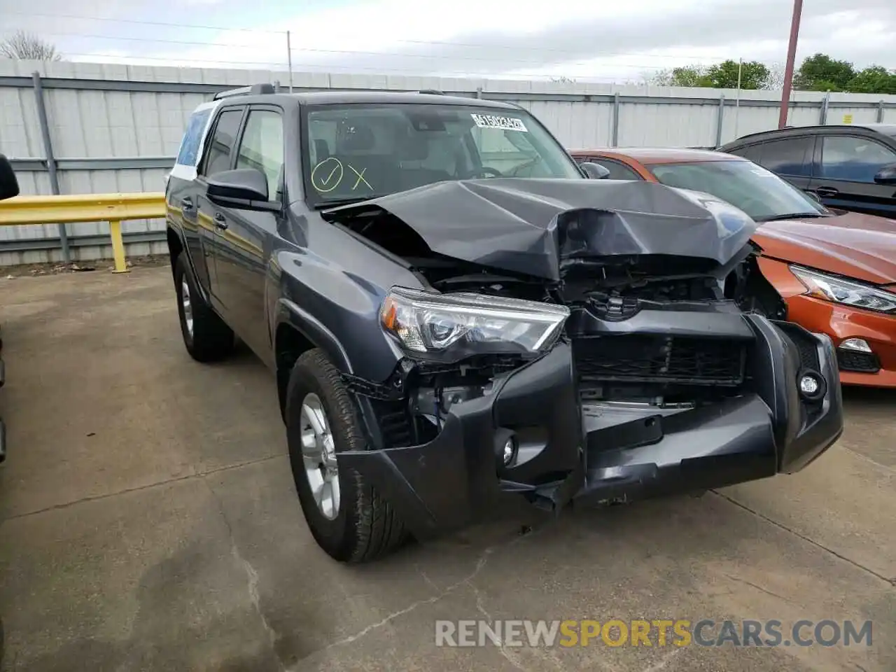 1 Photograph of a damaged car JTEEU5JR7N5253939 TOYOTA 4RUNNER 2022