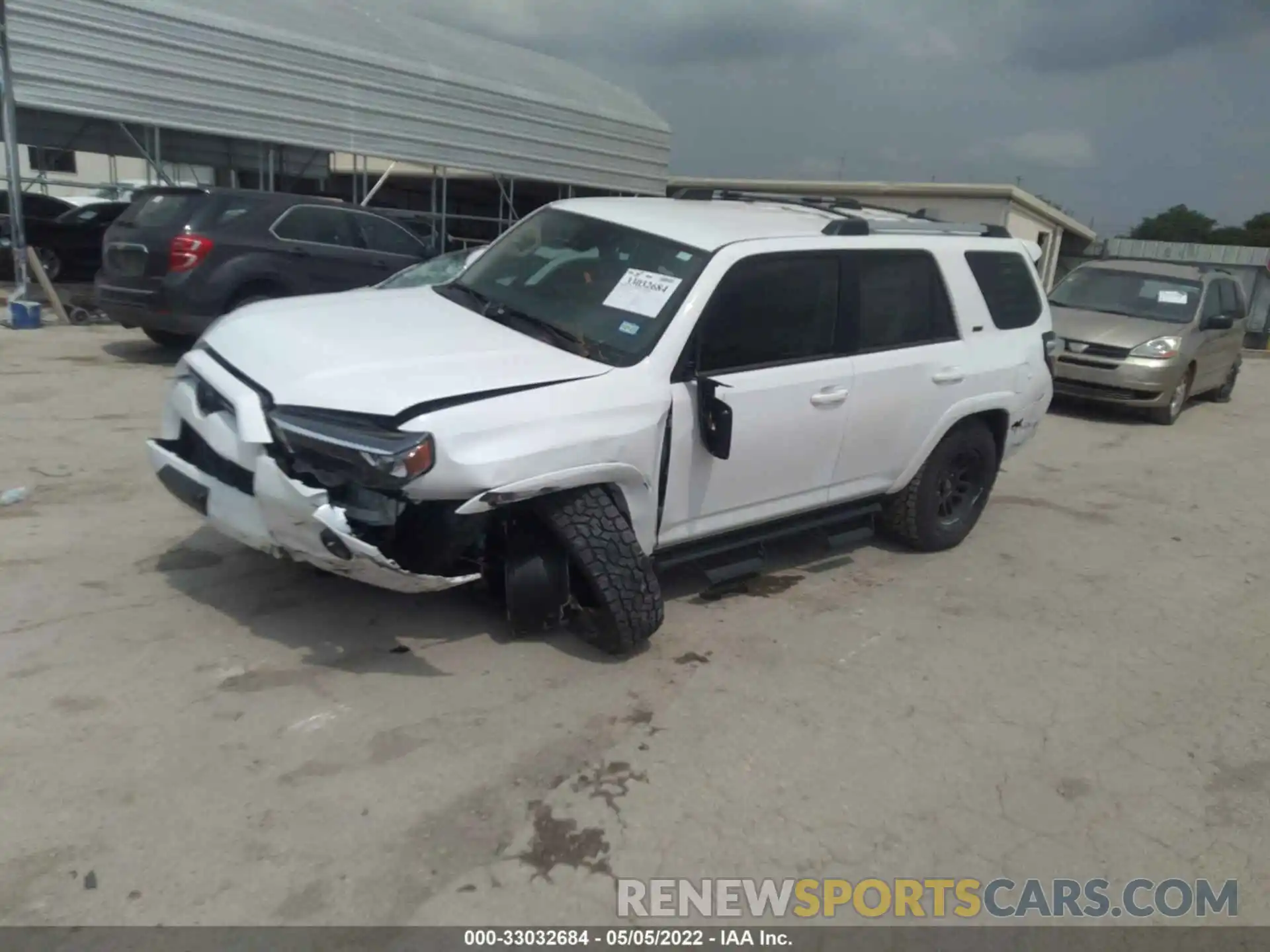 2 Photograph of a damaged car JTEEU5JR7N5254444 TOYOTA 4RUNNER 2022