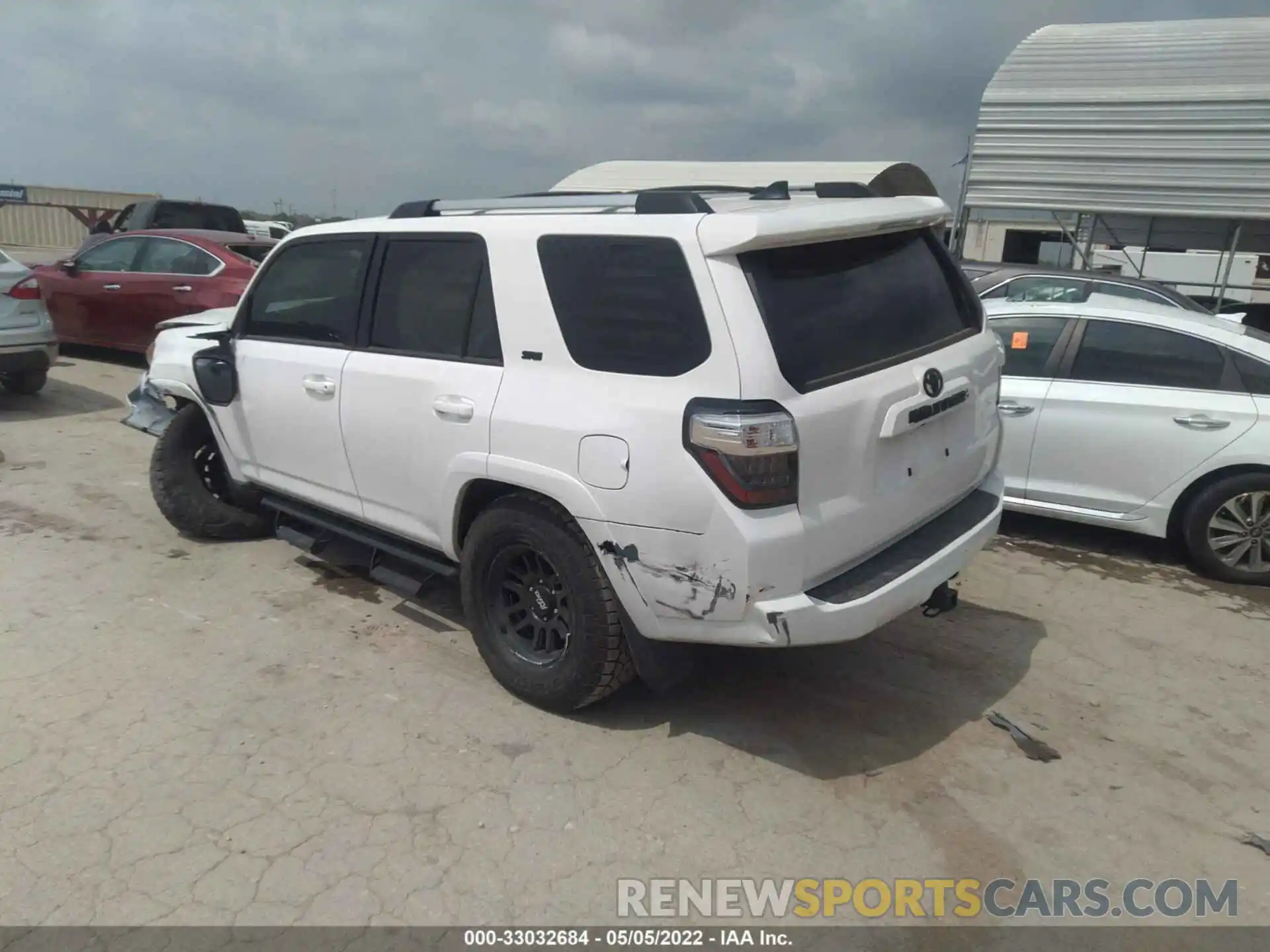 3 Photograph of a damaged car JTEEU5JR7N5254444 TOYOTA 4RUNNER 2022