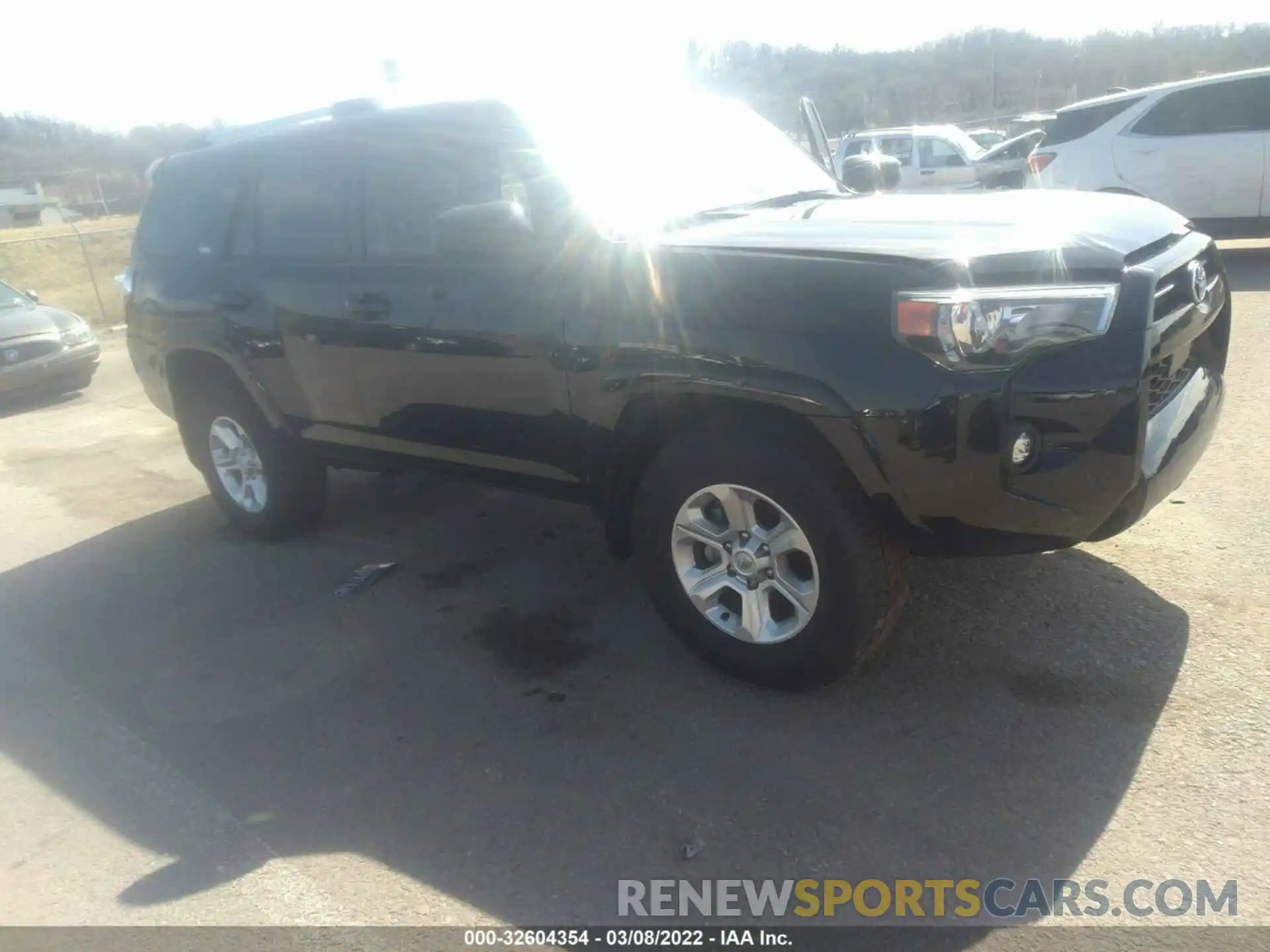 1 Photograph of a damaged car JTEEU5JR7N5255819 TOYOTA 4RUNNER 2022