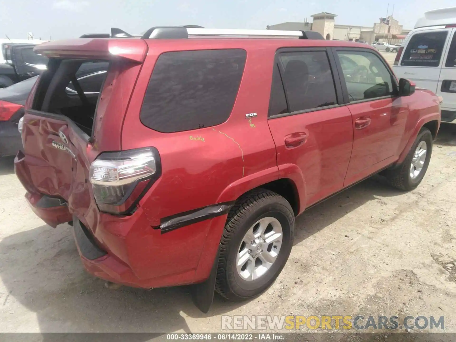 4 Photograph of a damaged car JTEEU5JR7N5265573 TOYOTA 4RUNNER 2022