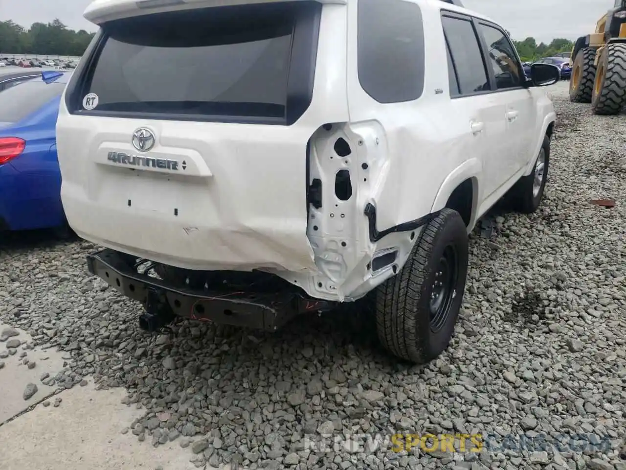 9 Photograph of a damaged car JTEEU5JR8N5263363 TOYOTA 4RUNNER 2022