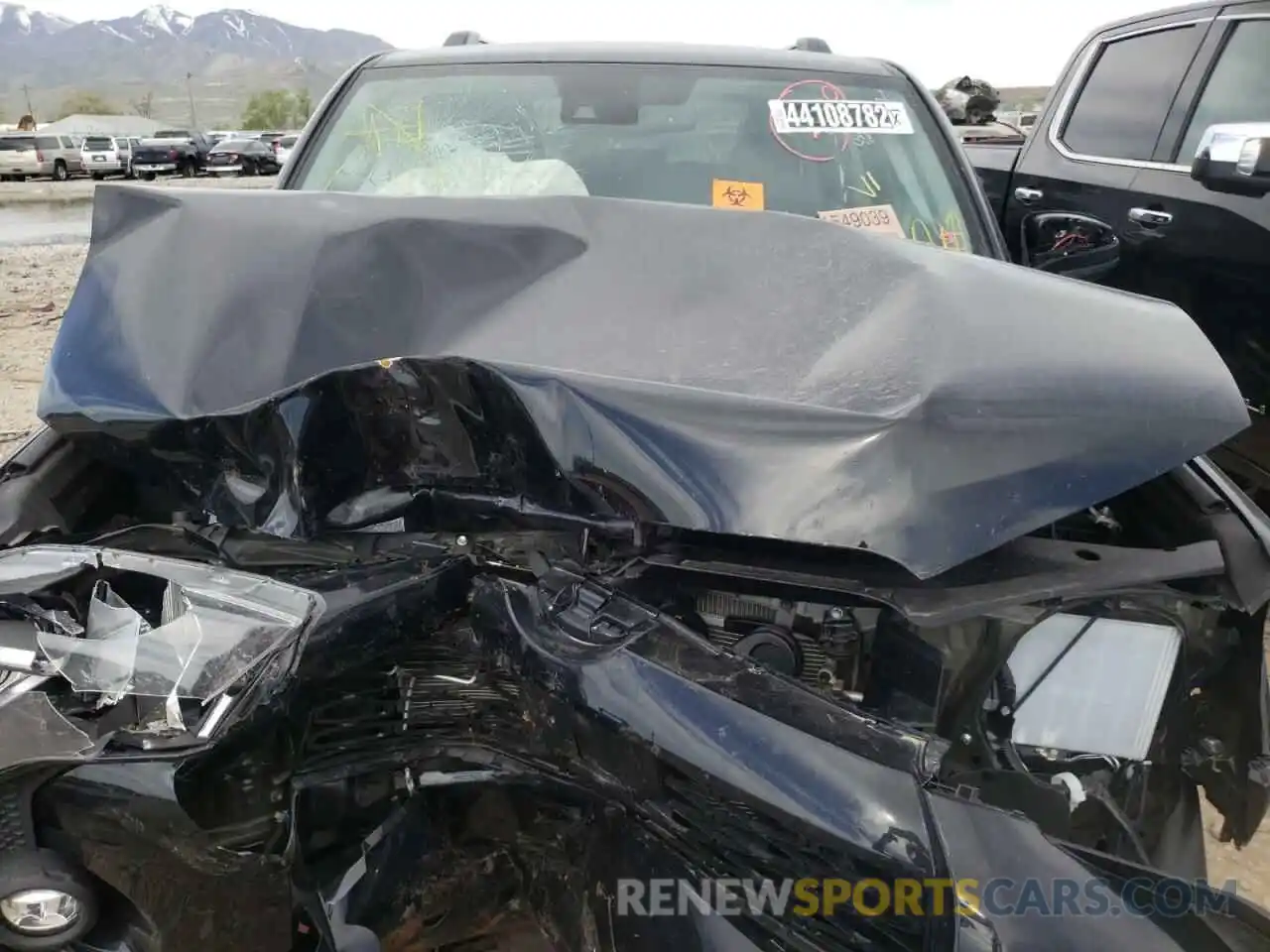 7 Photograph of a damaged car JTEEU5JR9N5259323 TOYOTA 4RUNNER 2022