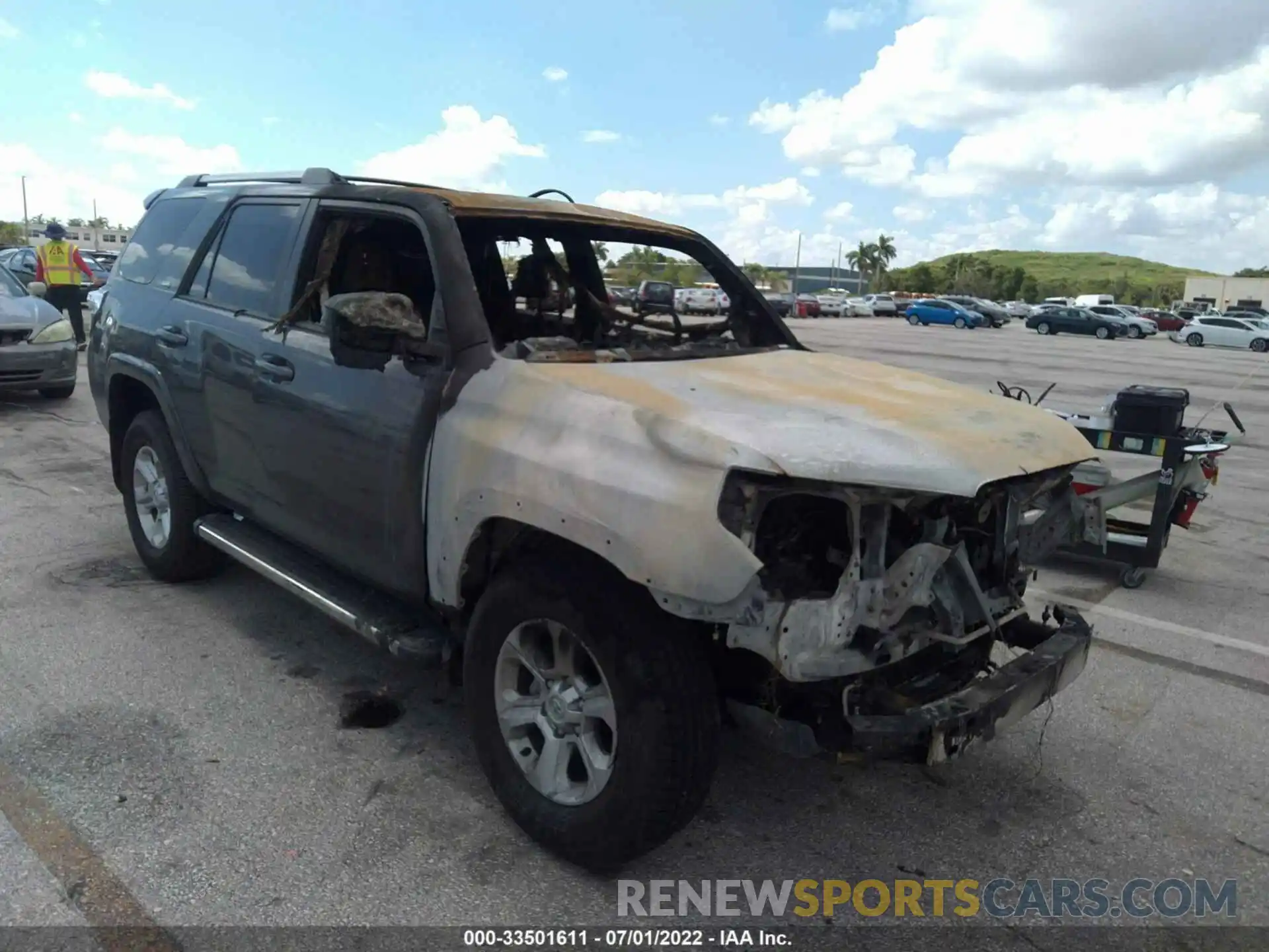 1 Photograph of a damaged car JTEEU5JRXN5258875 TOYOTA 4RUNNER 2022