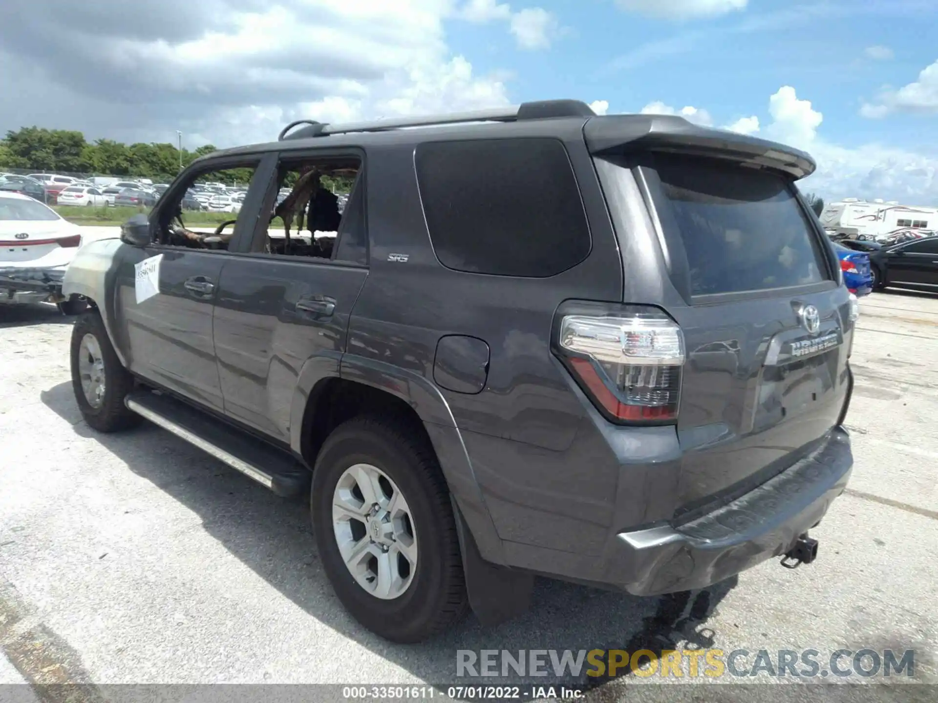 3 Photograph of a damaged car JTEEU5JRXN5258875 TOYOTA 4RUNNER 2022