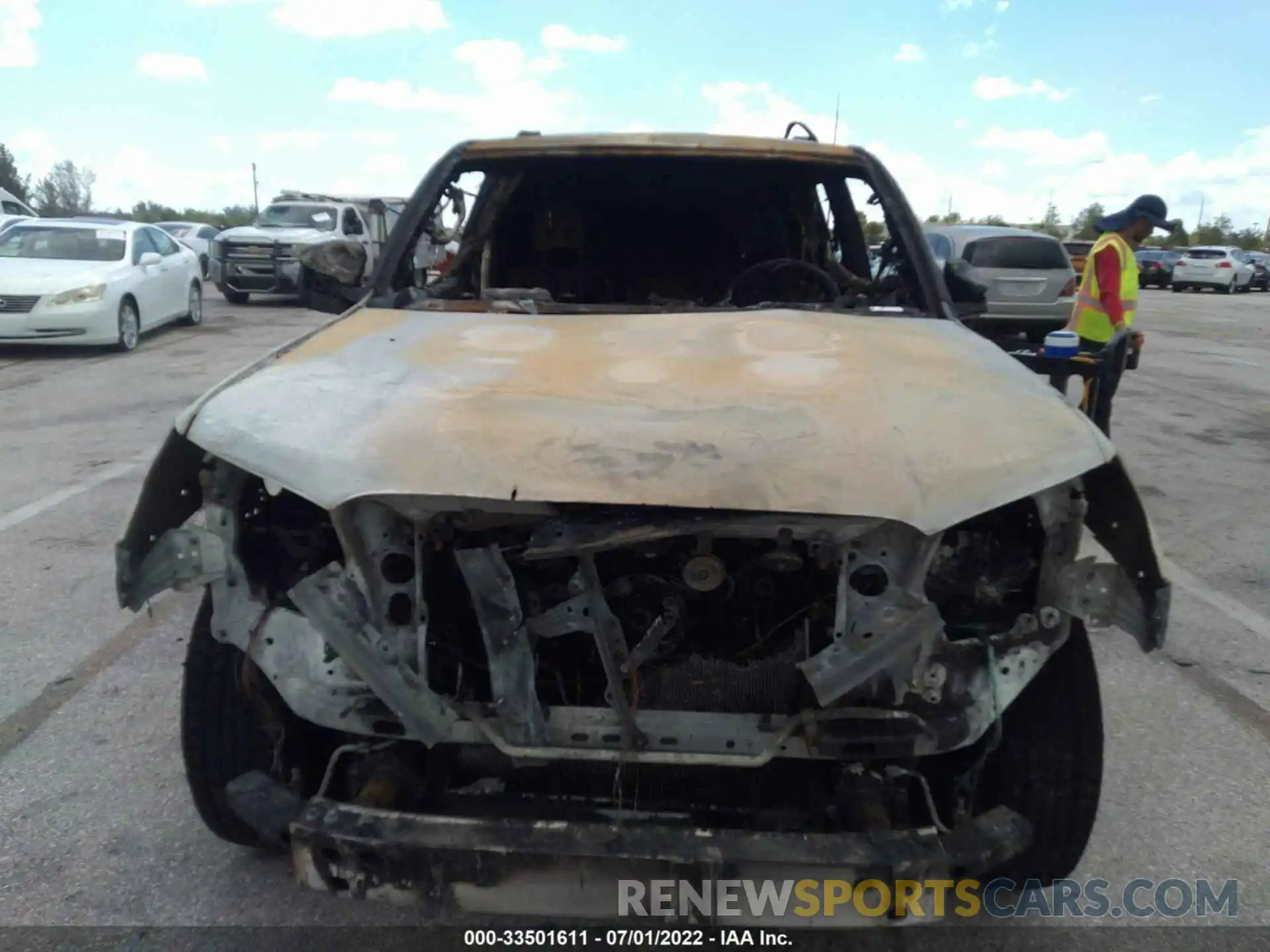 6 Photograph of a damaged car JTEEU5JRXN5258875 TOYOTA 4RUNNER 2022