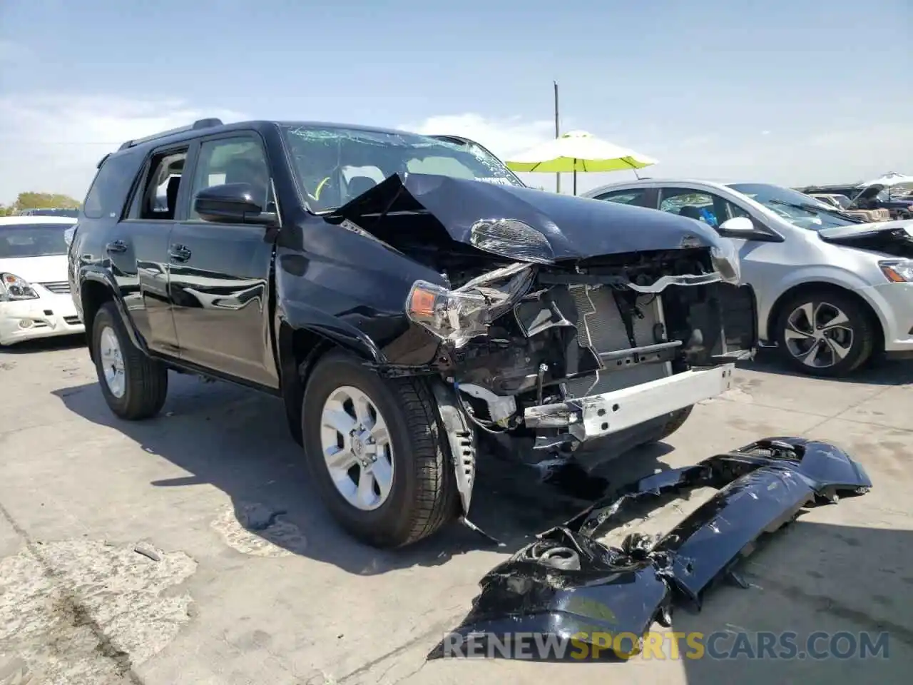 1 Photograph of a damaged car JTEEU5JRXN5260304 TOYOTA 4RUNNER 2022