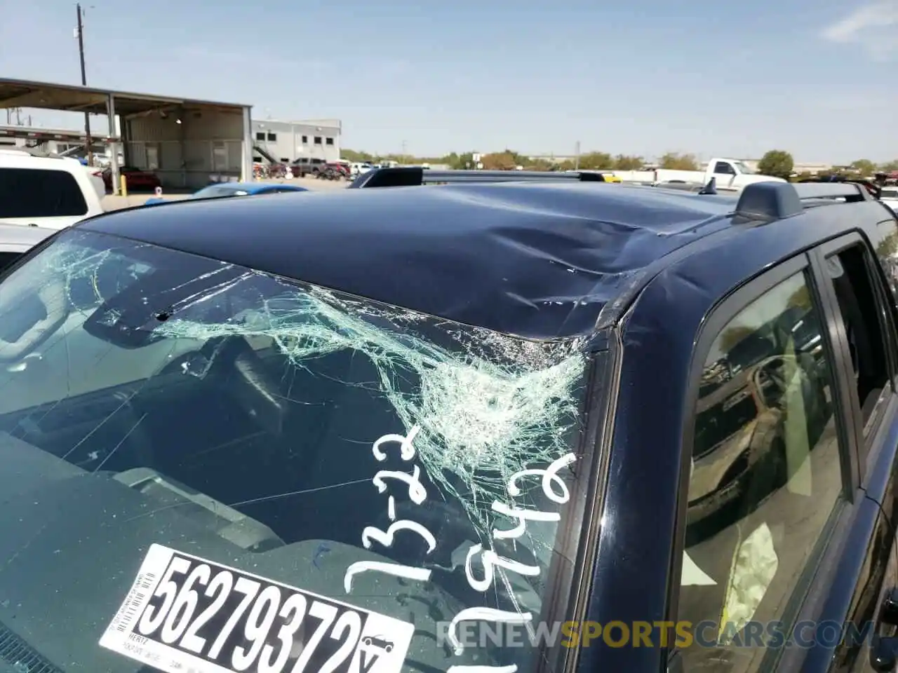 9 Photograph of a damaged car JTEEU5JRXN5260304 TOYOTA 4RUNNER 2022