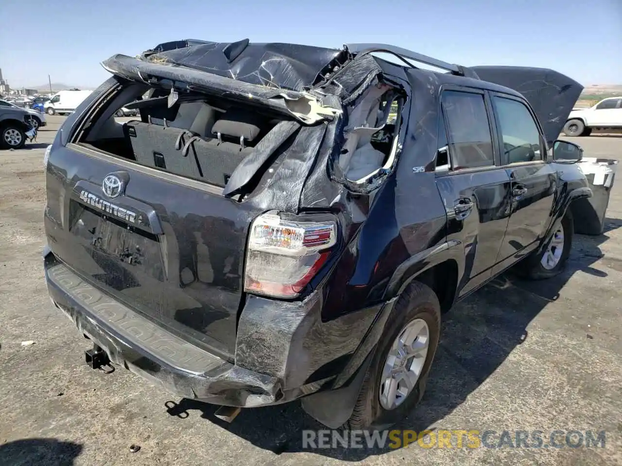 4 Photograph of a damaged car JTEEU5JRXN5262795 TOYOTA 4RUNNER 2022