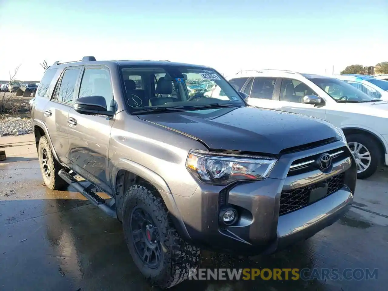 1 Фотография поврежденного автомобиля JTEFU5JR0N5253270 TOYOTA 4RUNNER 2022