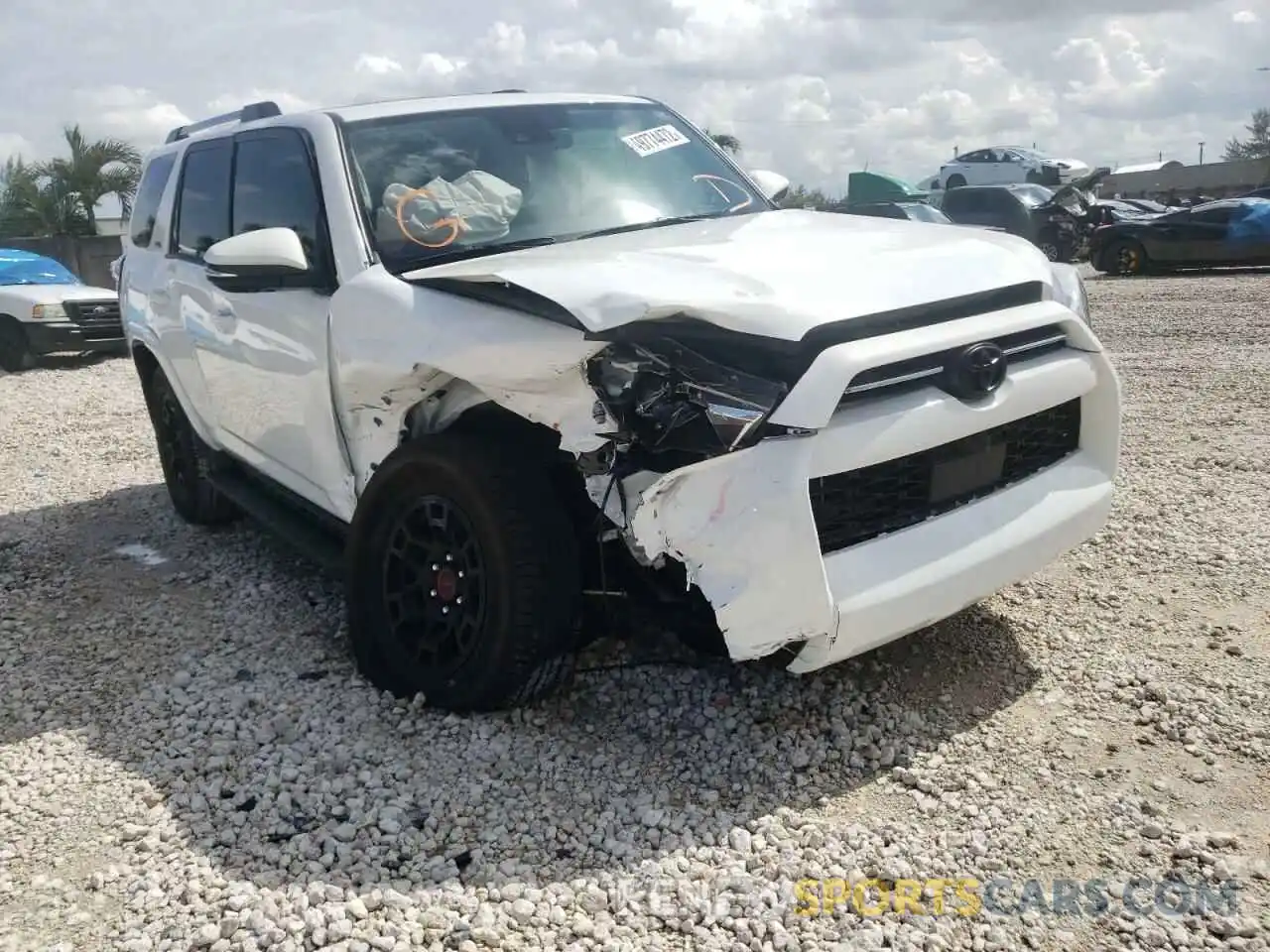 1 Photograph of a damaged car JTEFU5JR0N5255729 TOYOTA 4RUNNER 2022