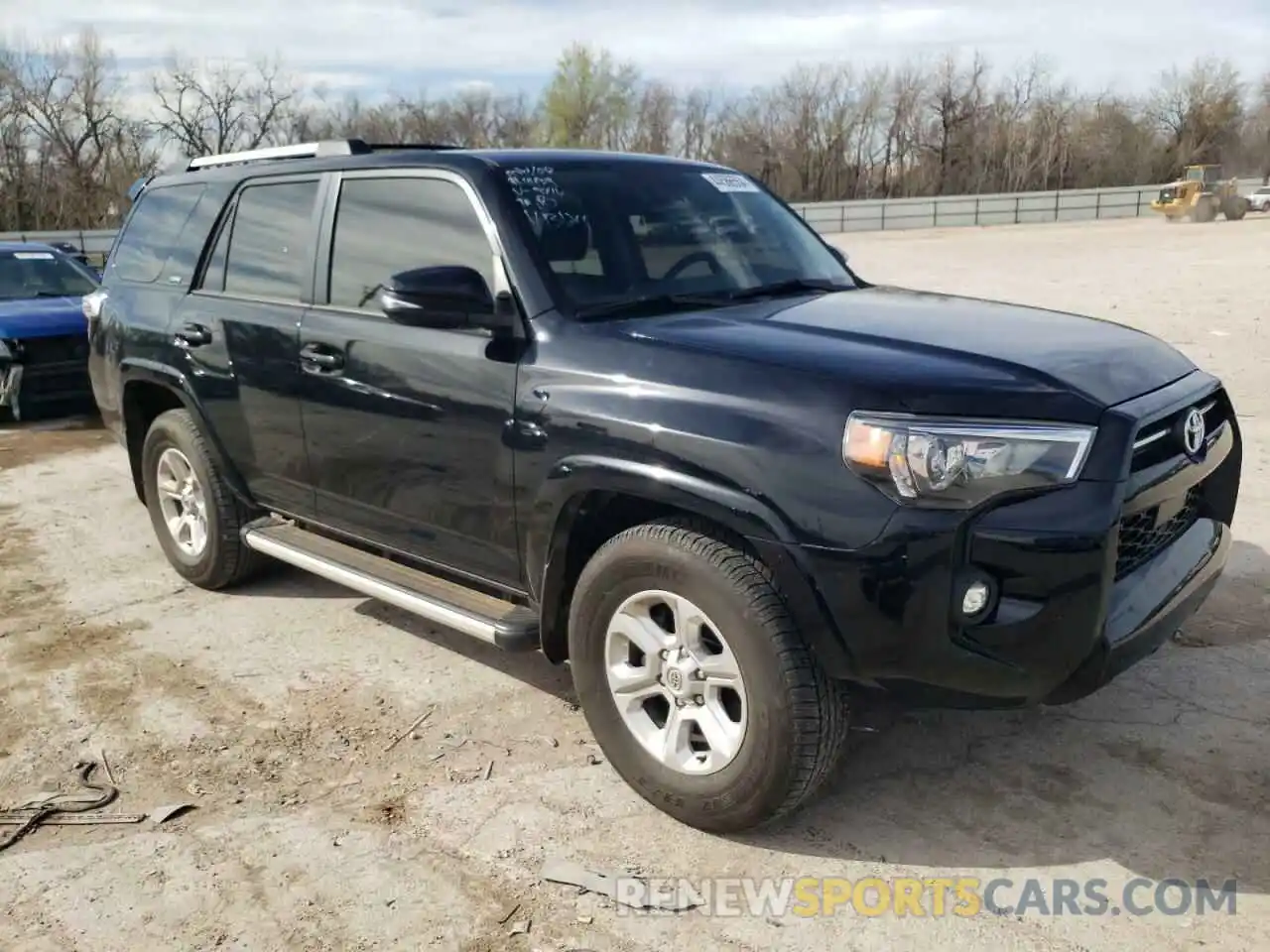 4 Photograph of a damaged car JTEFU5JR0N5259876 TOYOTA 4RUNNER 2022