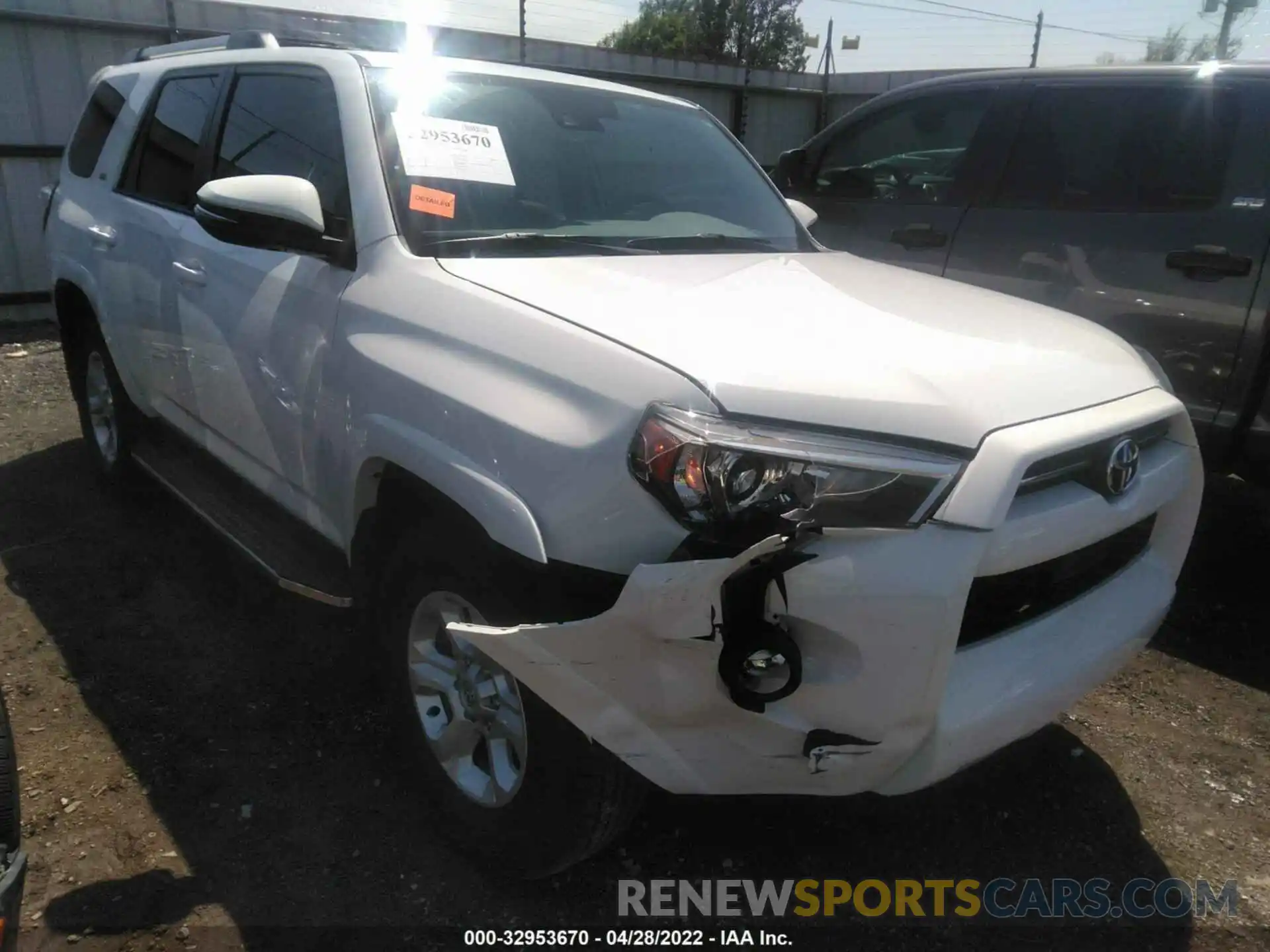 1 Photograph of a damaged car JTEFU5JR1N5255318 TOYOTA 4RUNNER 2022