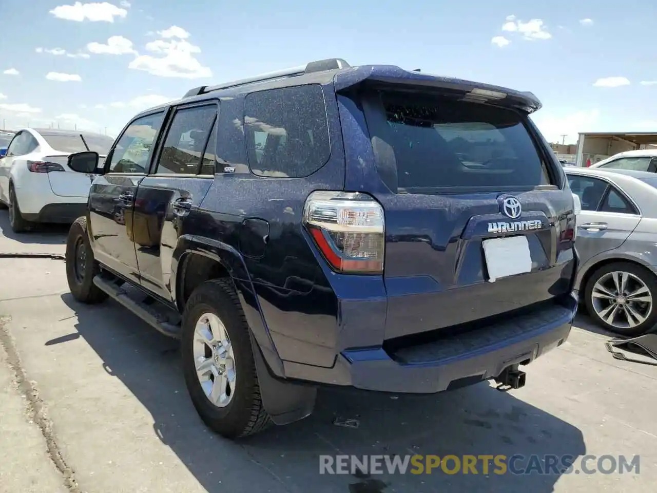 3 Photograph of a damaged car JTEFU5JR2N5264559 TOYOTA 4RUNNER 2022