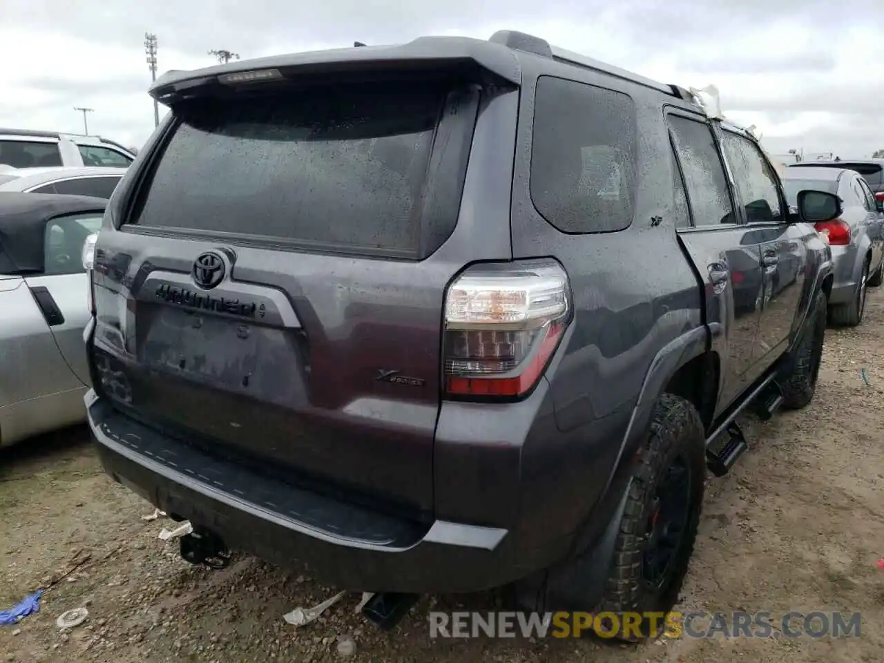 4 Photograph of a damaged car JTEFU5JR2N5271205 TOYOTA 4RUNNER 2022