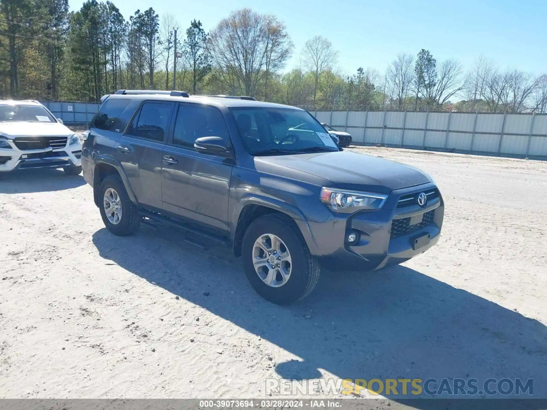 1 Photograph of a damaged car JTEFU5JR3N5268362 TOYOTA 4RUNNER 2022