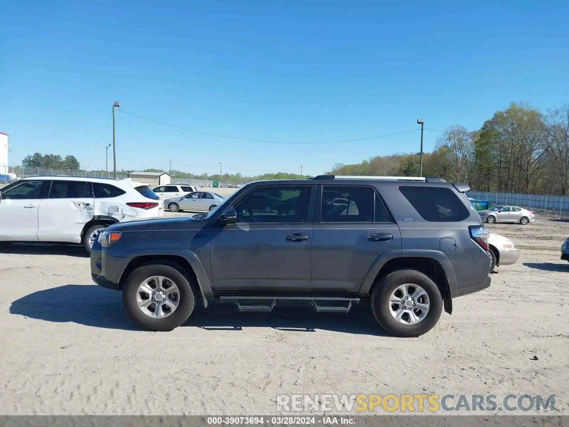 14 Photograph of a damaged car JTEFU5JR3N5268362 TOYOTA 4RUNNER 2022