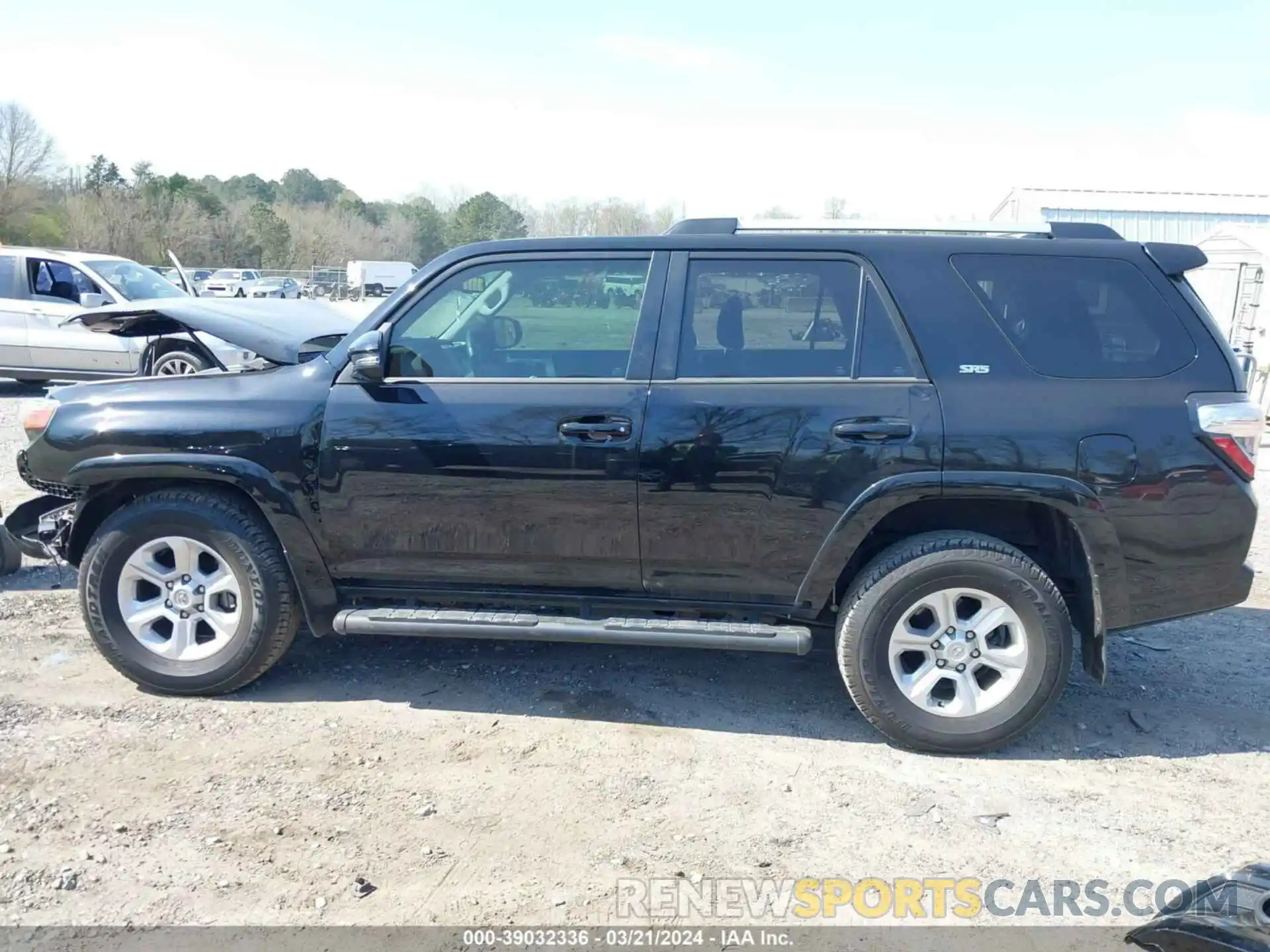 15 Photograph of a damaged car JTEFU5JR6N5267481 TOYOTA 4RUNNER 2022