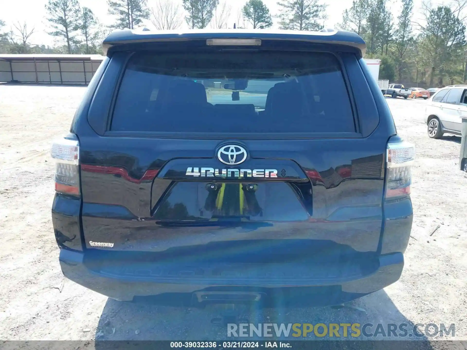 17 Photograph of a damaged car JTEFU5JR6N5267481 TOYOTA 4RUNNER 2022