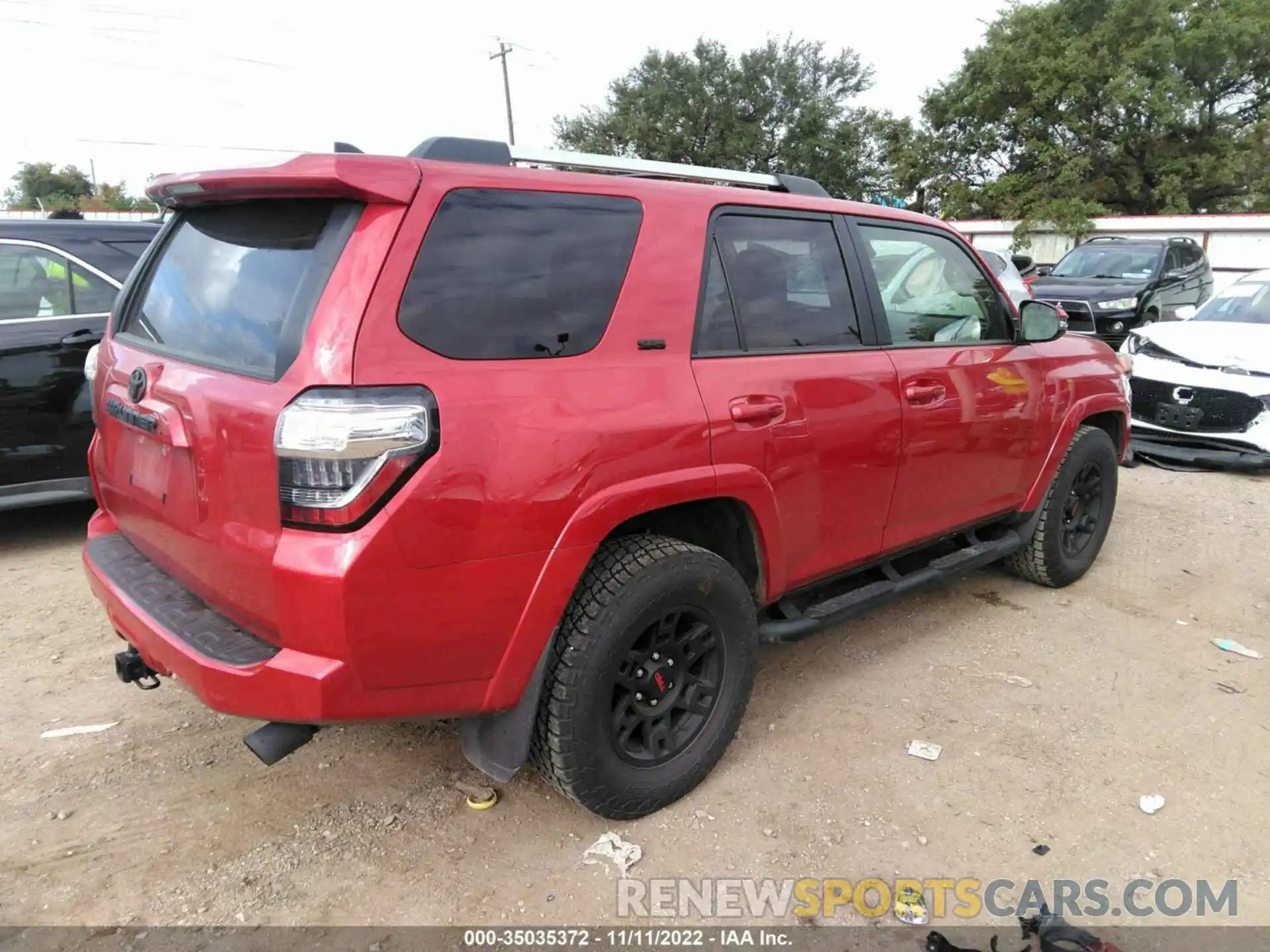 4 Photograph of a damaged car JTEFU5JR6N5269344 TOYOTA 4RUNNER 2022