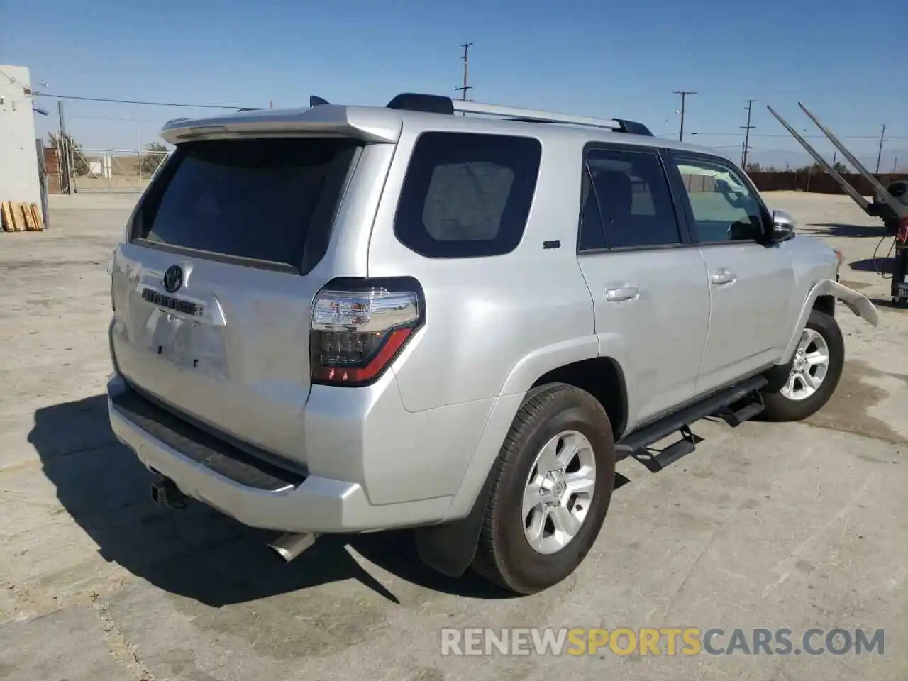 4 Photograph of a damaged car JTEFU5JR7N5254304 TOYOTA 4RUNNER 2022