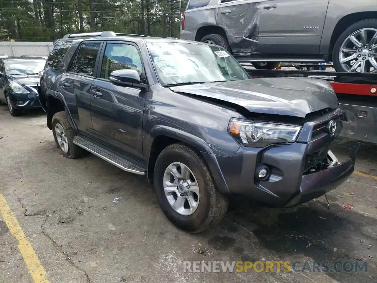 1 Photograph of a damaged car JTEFU5JRXN5261795 TOYOTA 4RUNNER 2022