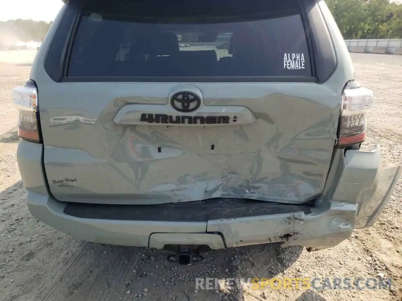 9 Photograph of a damaged car JTEGU5JR0N5260353 TOYOTA 4RUNNER 2022