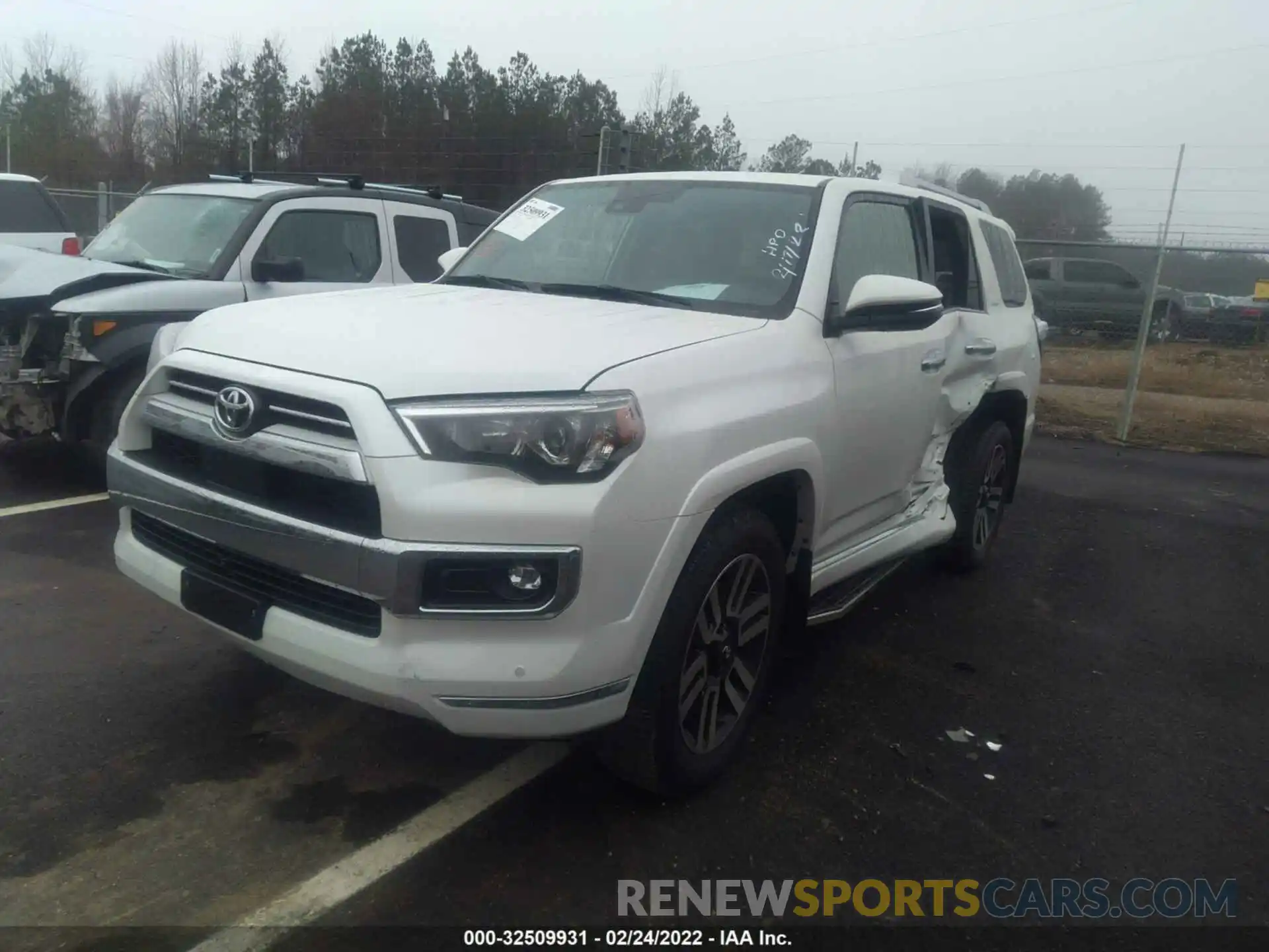 2 Photograph of a damaged car JTEKU5JR0N6014097 TOYOTA 4RUNNER 2022