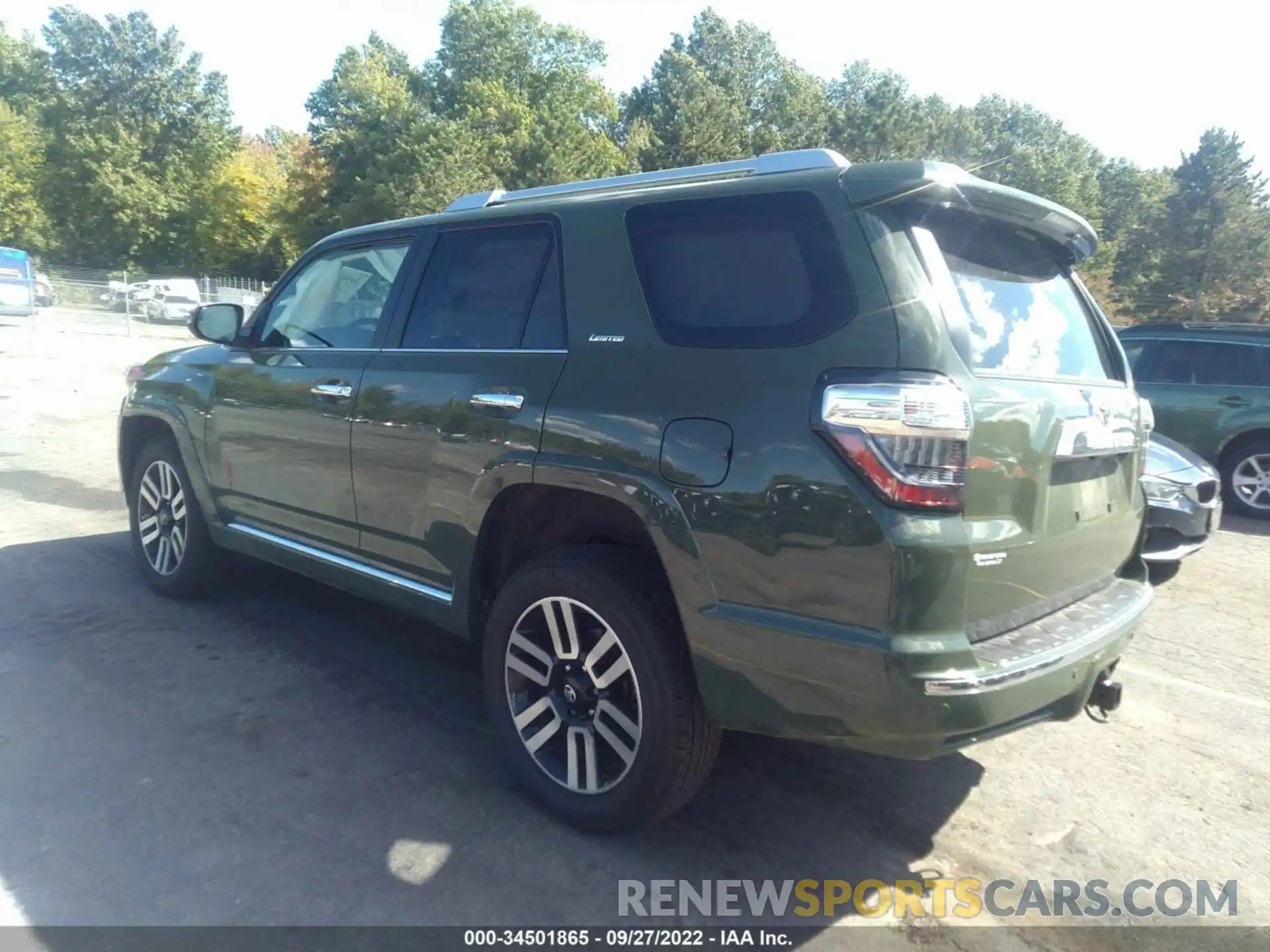 3 Photograph of a damaged car JTEKU5JR0N6023690 TOYOTA 4RUNNER 2022