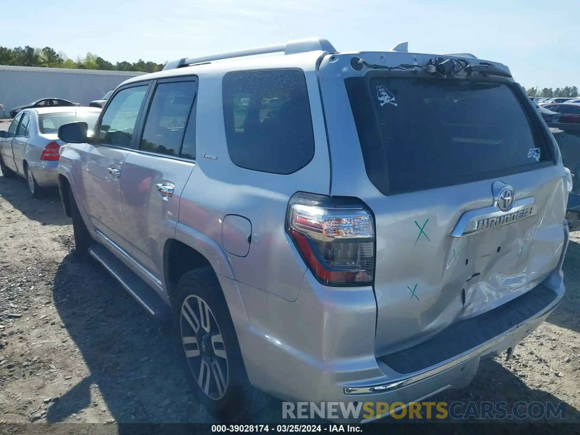 3 Photograph of a damaged car JTEKU5JR0N6037346 TOYOTA 4RUNNER 2022