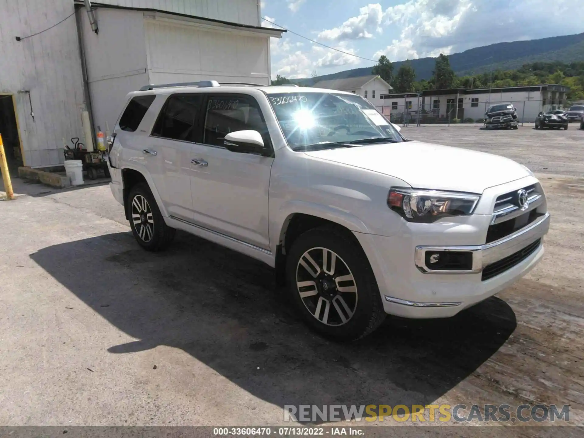 1 Photograph of a damaged car JTEKU5JR0N6048489 TOYOTA 4RUNNER 2022